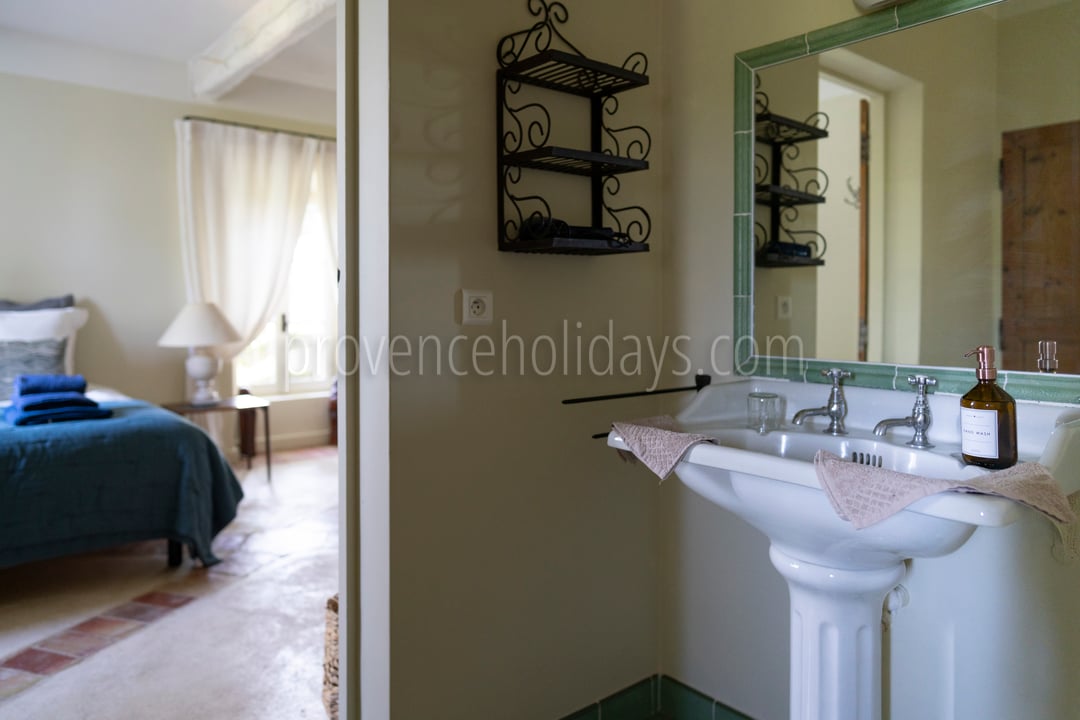 96 - La Bastide Neuve: Villa: Bathroom