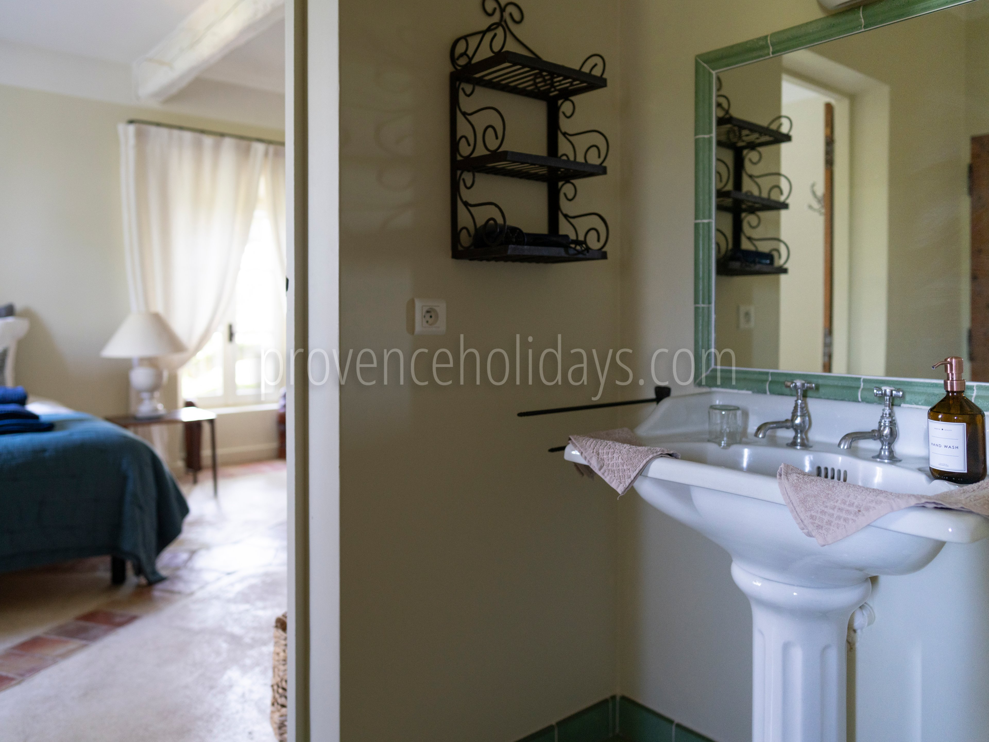 96 - La Bastide Neuve: Villa: Bathroom