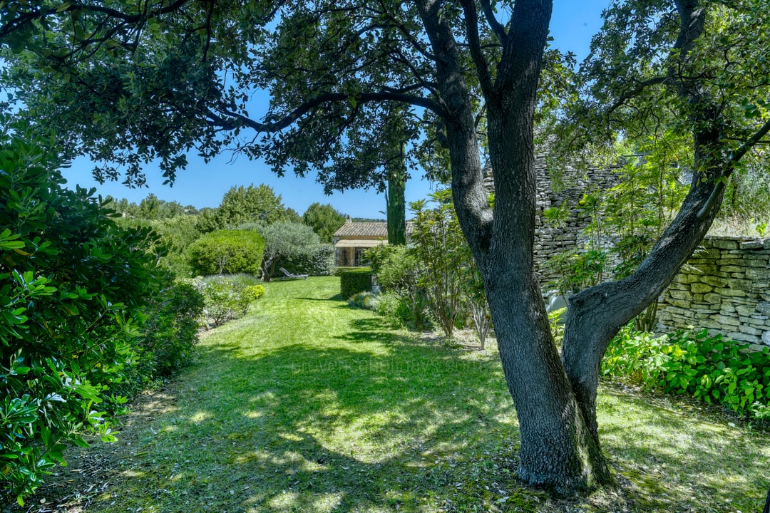 34 - Les Terrasses de Gordes: Villa: Exterior