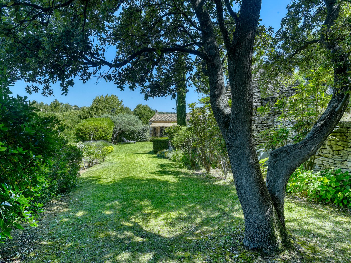 34 - Les Terrasses de Gordes: Villa: Exterior