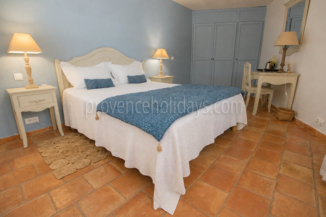 18 - Villa des Rosiers: Villa: Bedroom