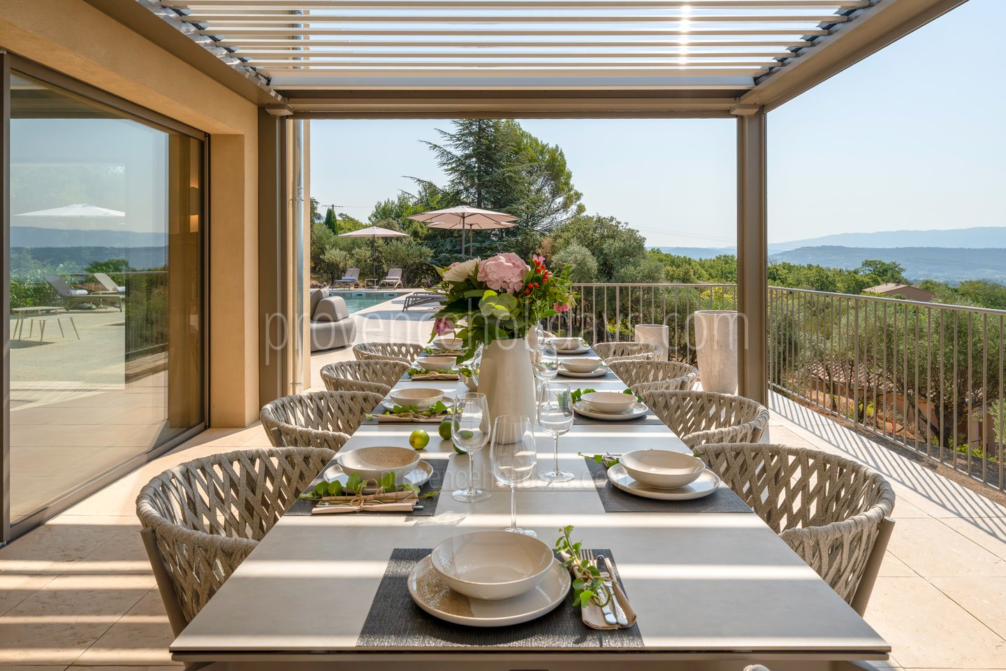 8 - Villa Clair de Luberon: Villa: Exterior