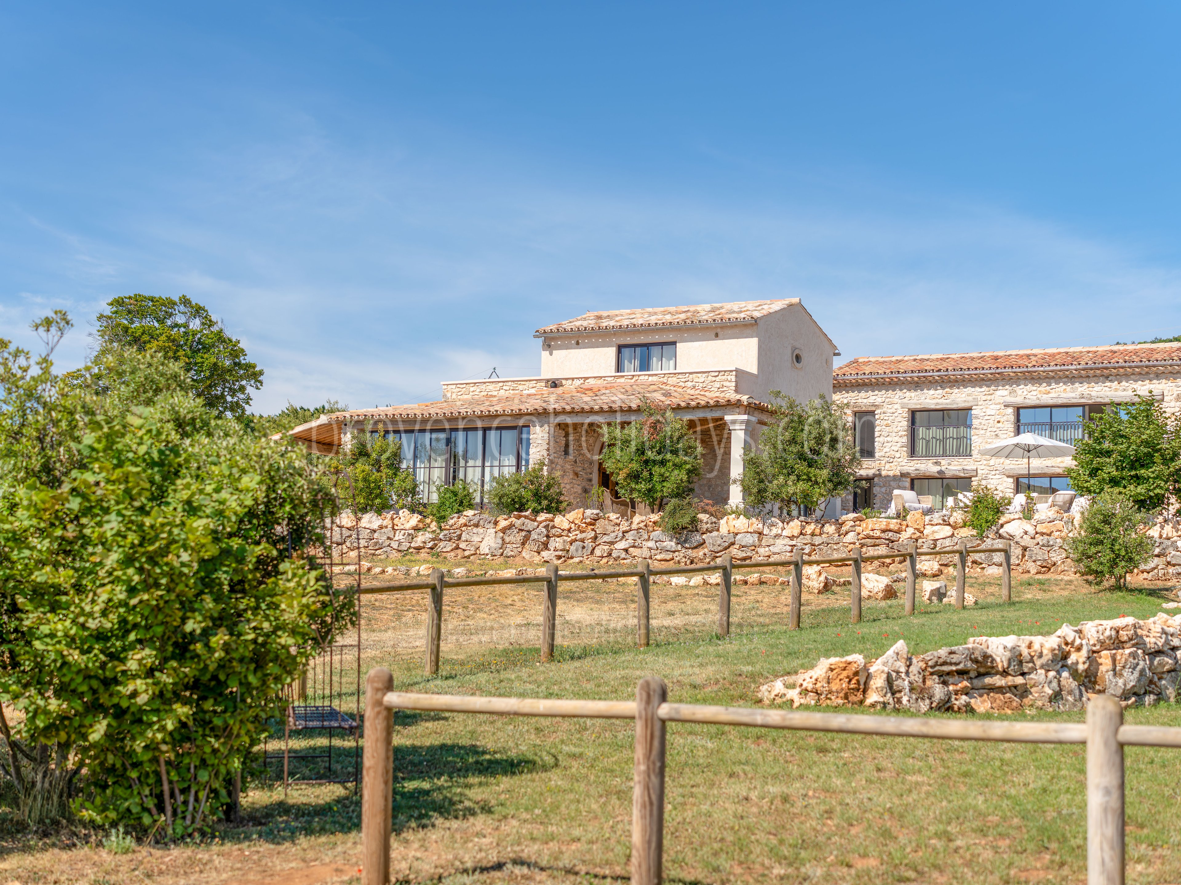 91 - Domaine Château du Bois: Villa: Exterior