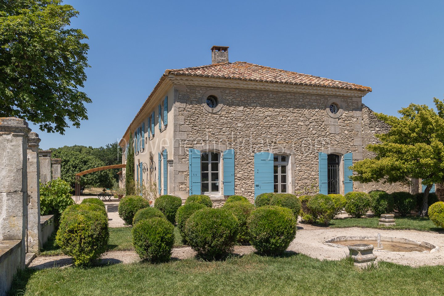 -2 - Mas du Lierre: Villa: Exterior