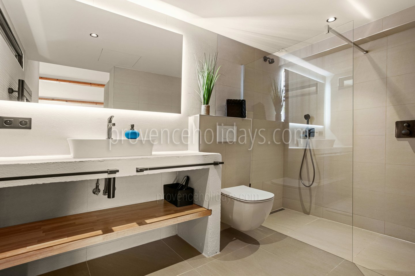 18 - Villa Caume: Villa: Bathroom