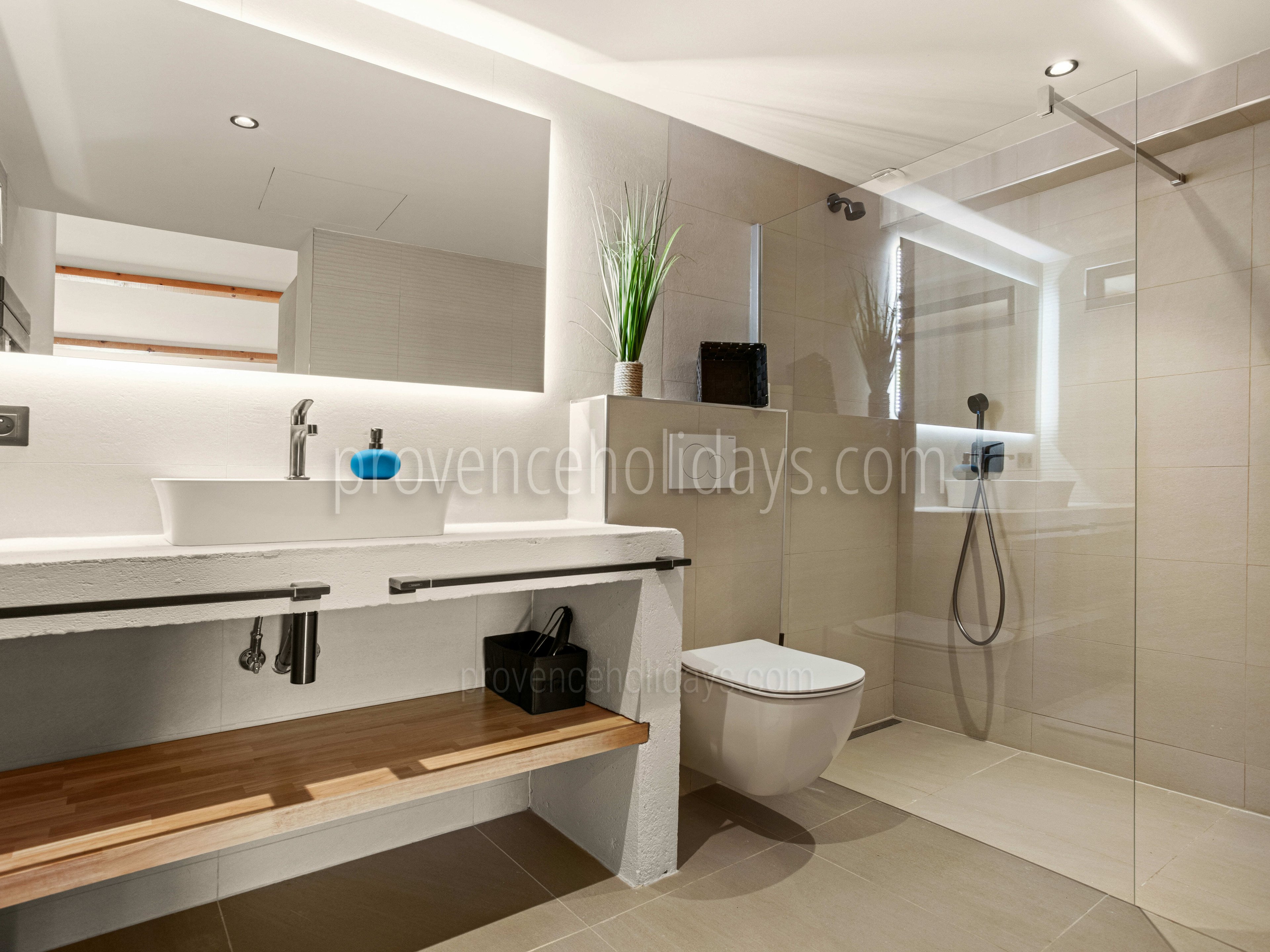 18 - Villa Caume: Villa: Bathroom