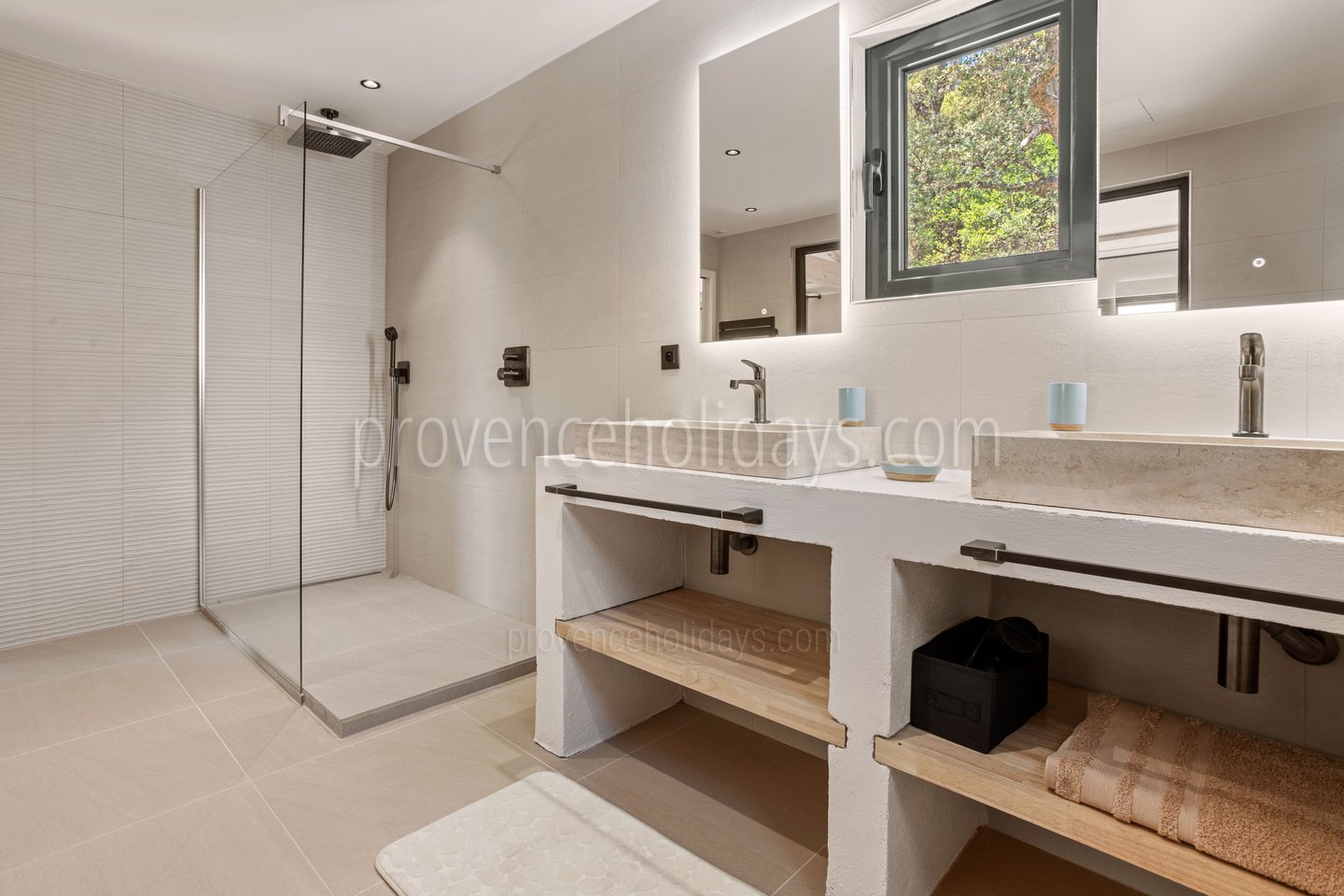 7 - Villa Caume: Villa: Bathroom