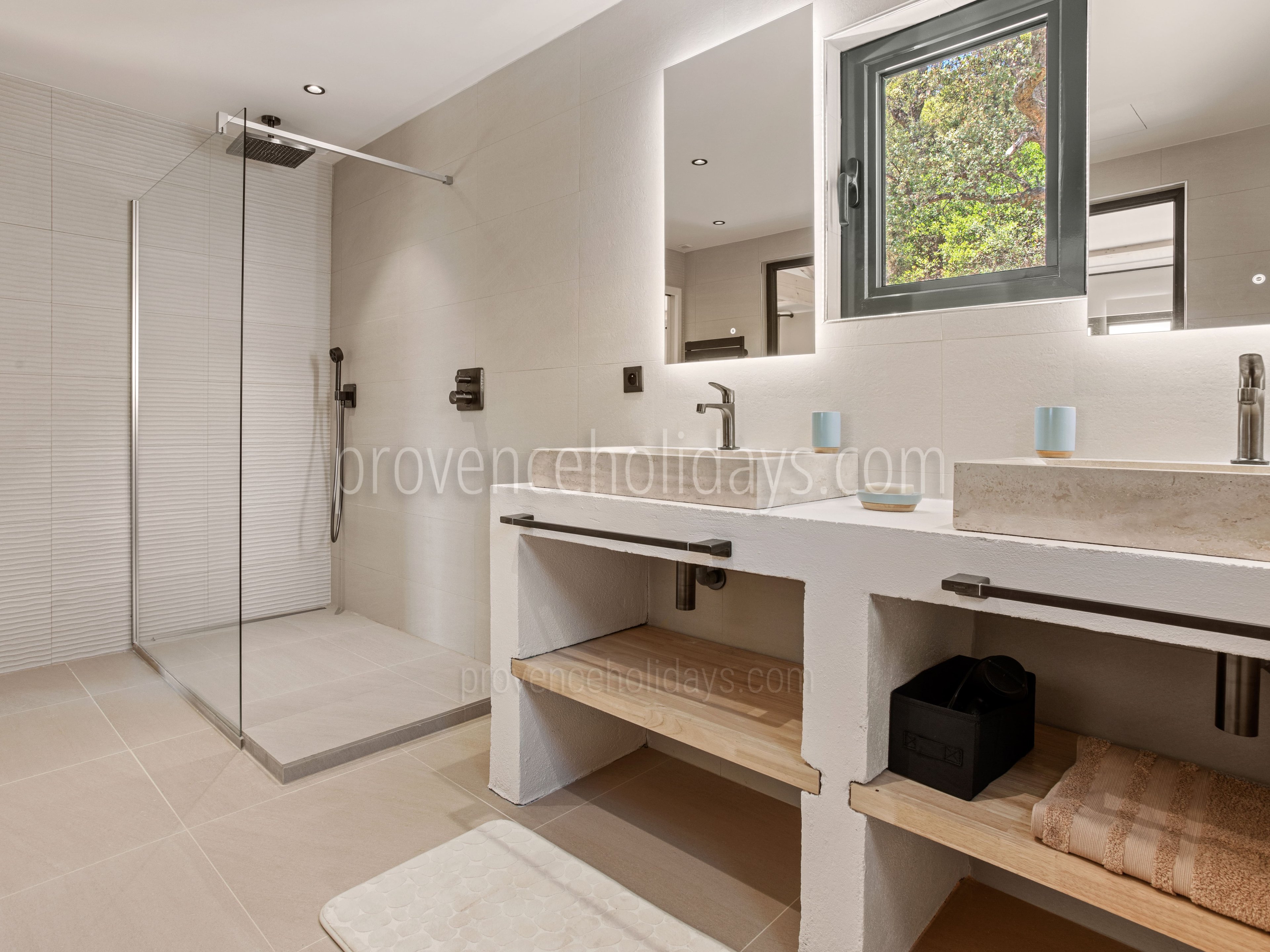 7 - Villa Caume: Villa: Bathroom