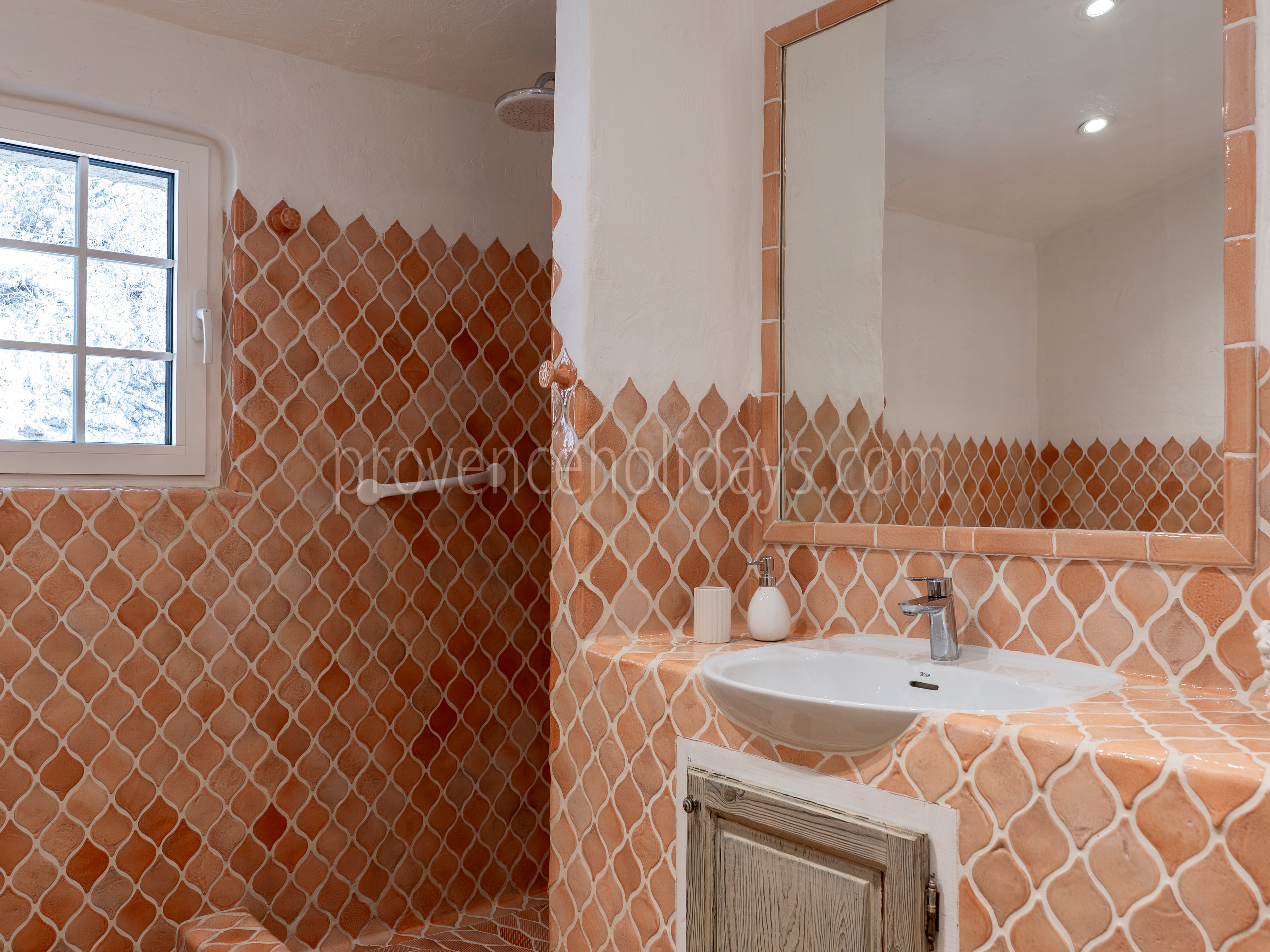 14 - Villa Rose: Villa: Bathroom