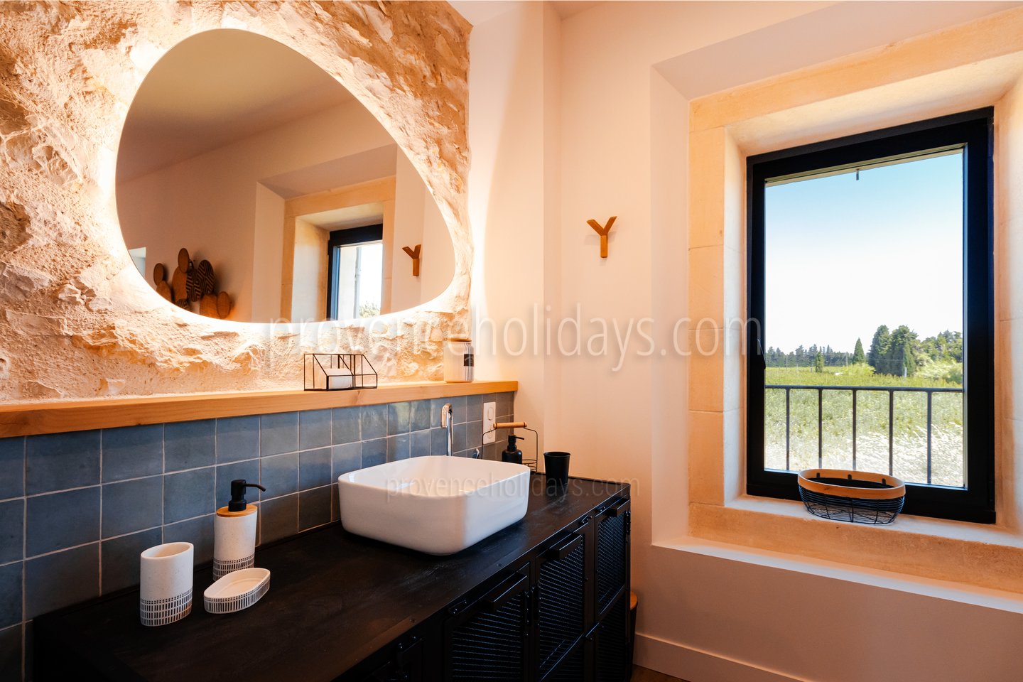61 - Mas des Pommiers: Villa: Bathroom