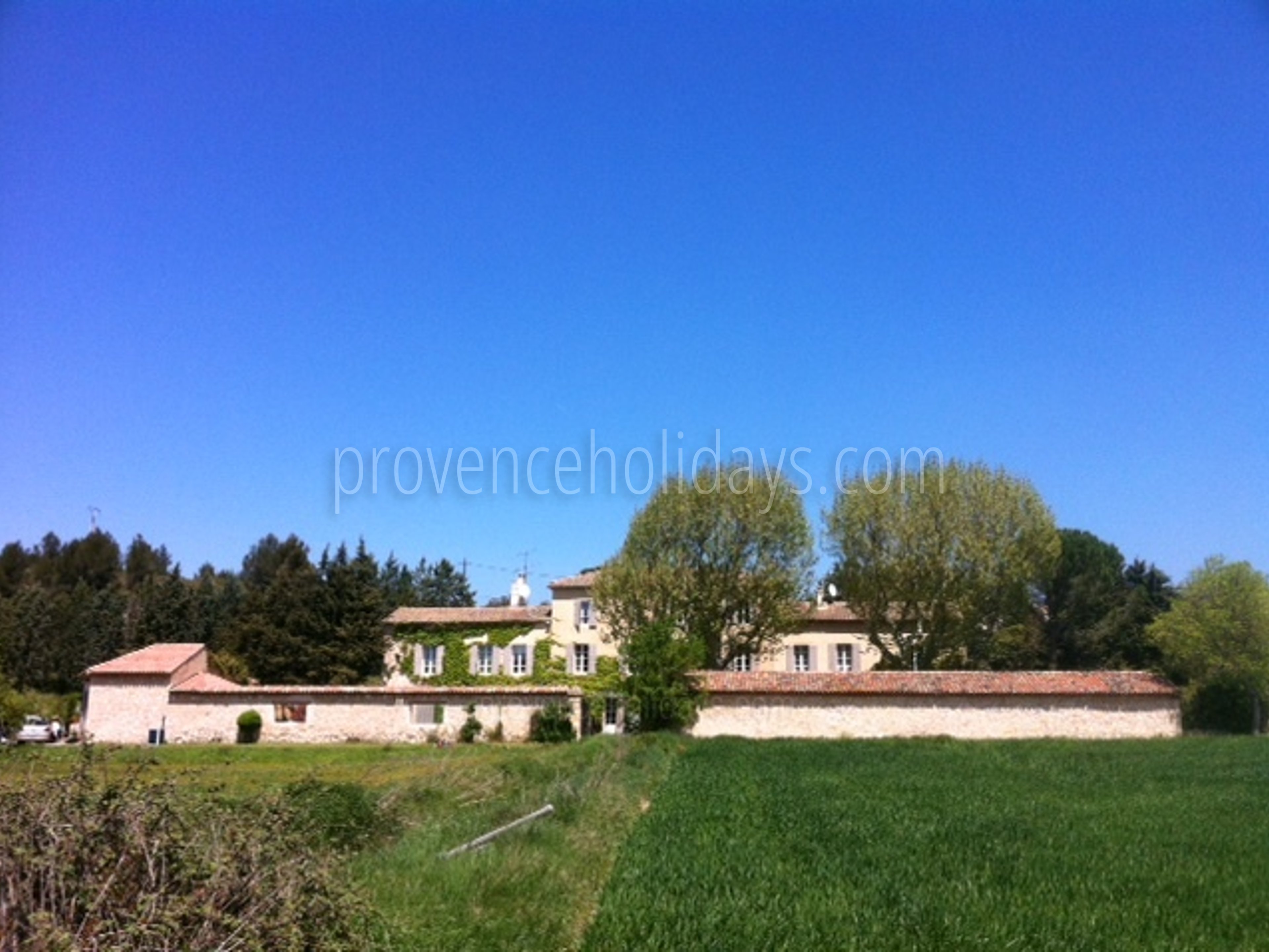 9 - Mas Lambesc: Villa: Exterior