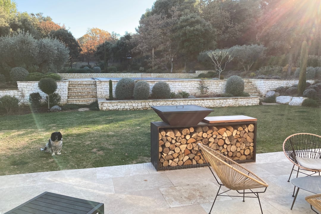 9 - Le Mas Provençal: Villa: Exterior