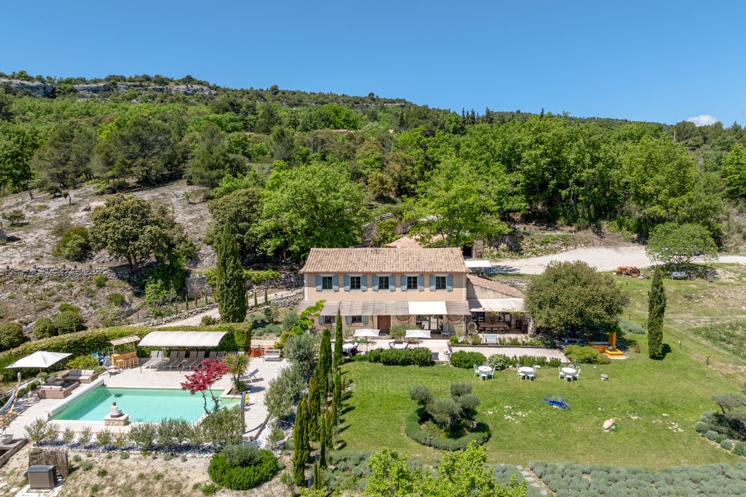 7 - Bastide des Chênes: Villa: Exterior