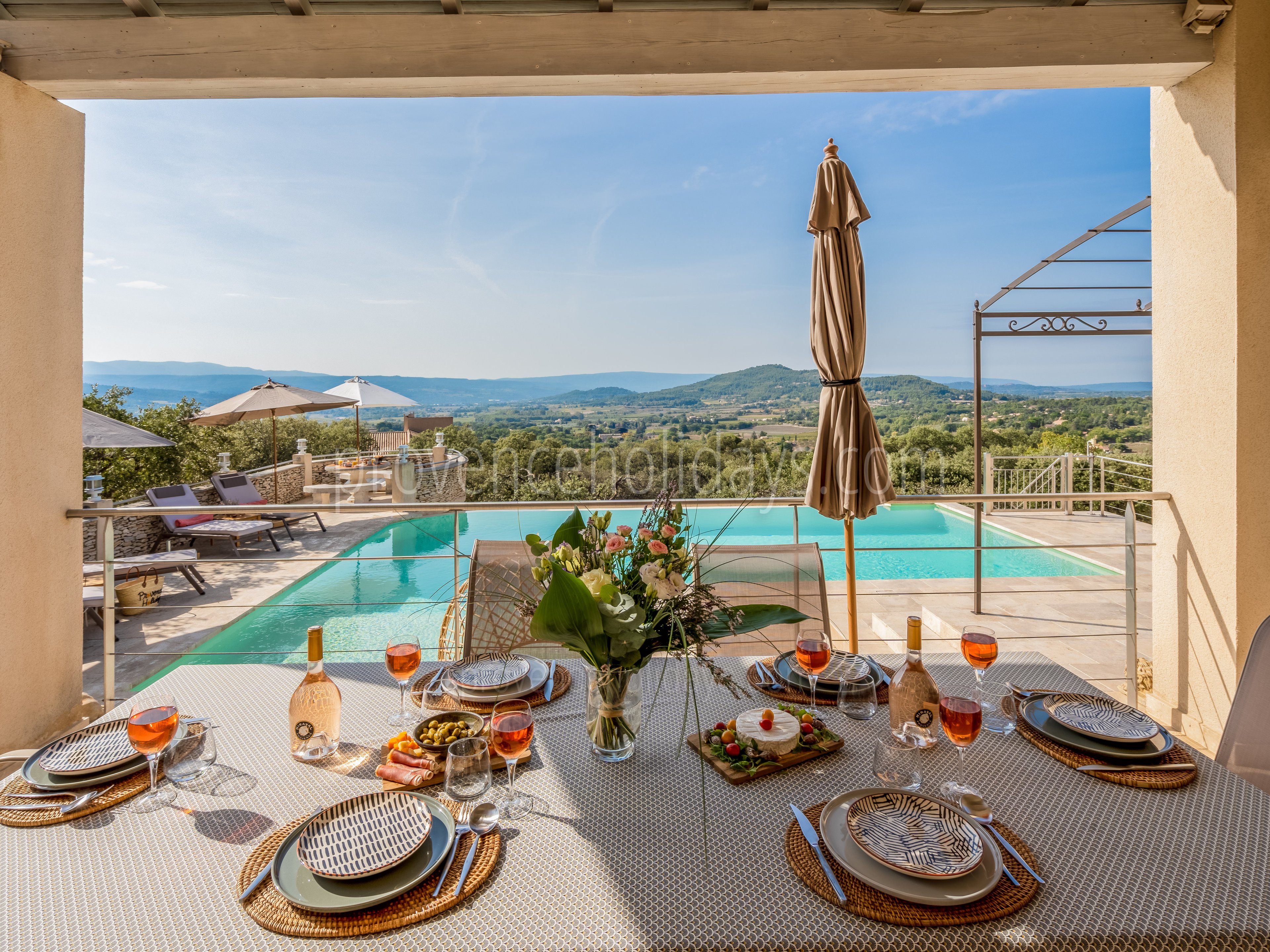 4 - Villa Saturnin: Villa: Exterior