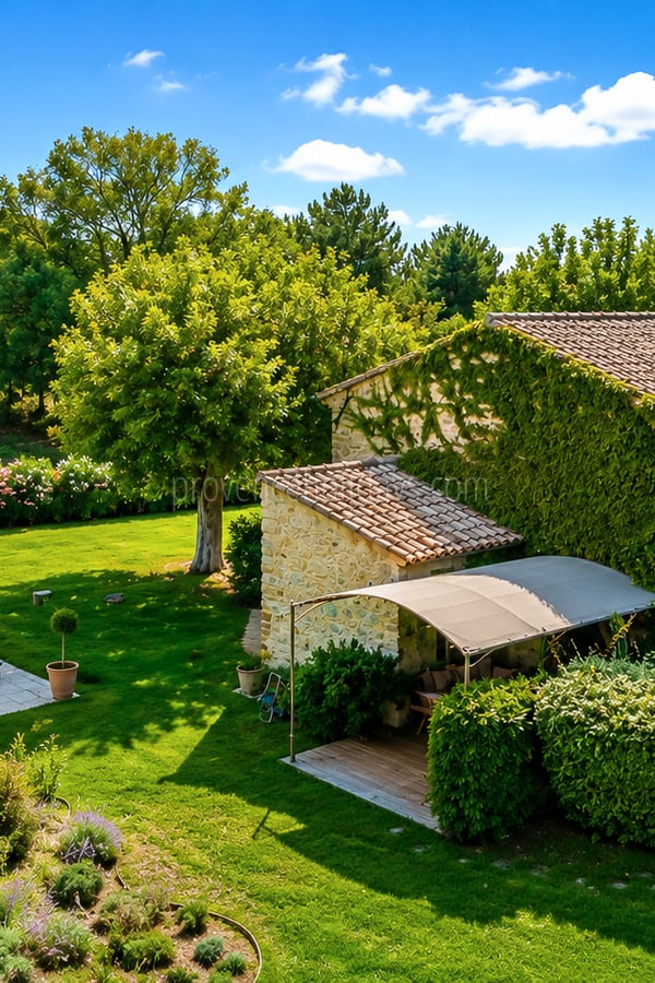1 - Mas avec vue sur le Luberon: Villa: Exterior