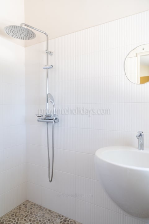 31 - Mas des Aupiho: Villa: Bathroom