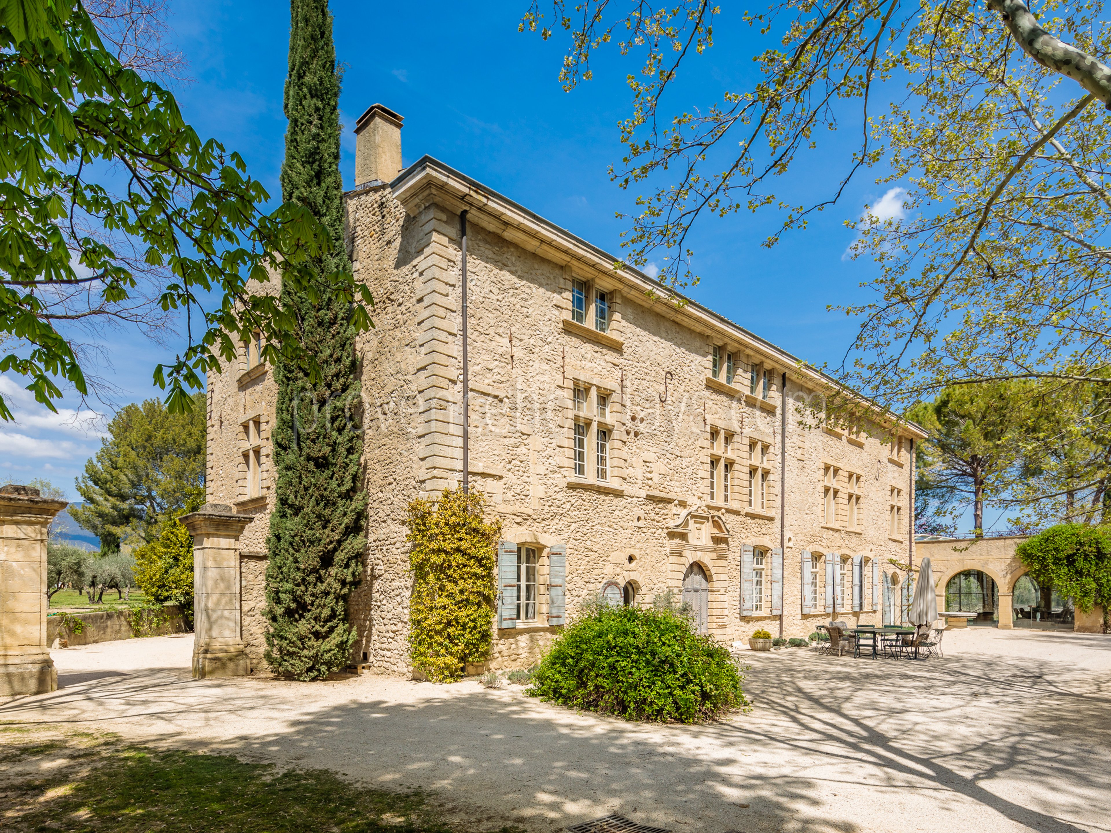 18 - Domaine de Luberon: Villa: Exterior