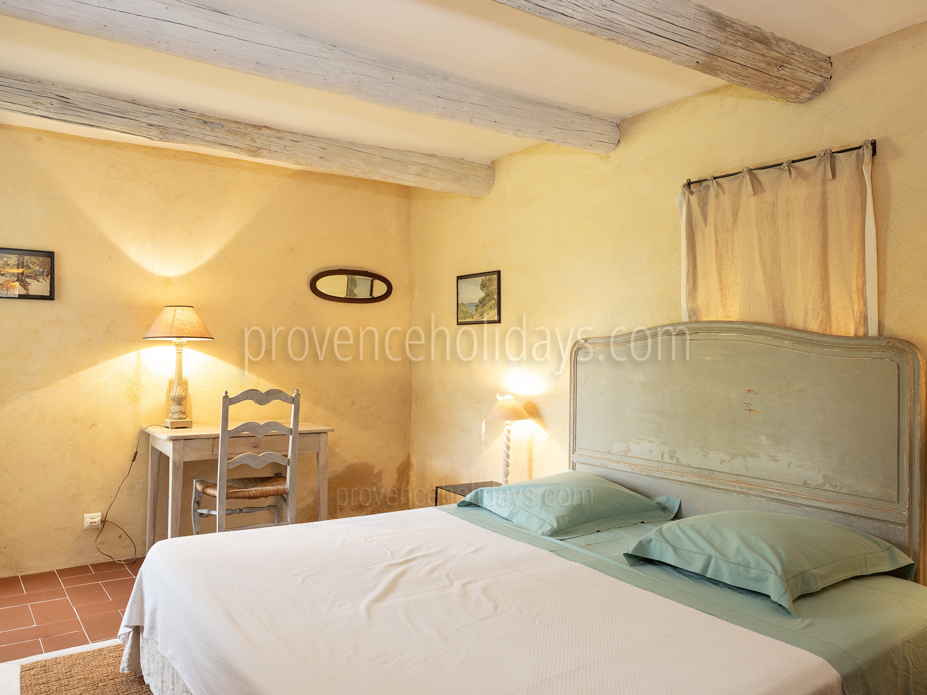 24 - Mas de Marguerite: Villa: Bedroom