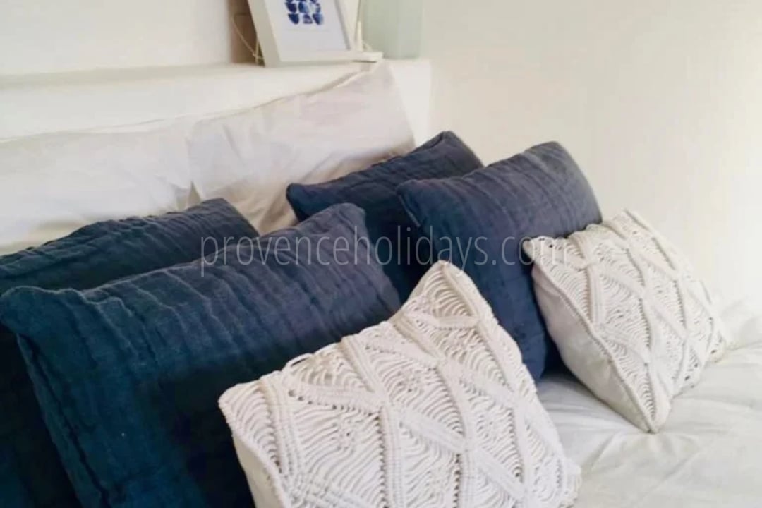 30 - La Bastide Ensoleillée: Villa: Bedroom
