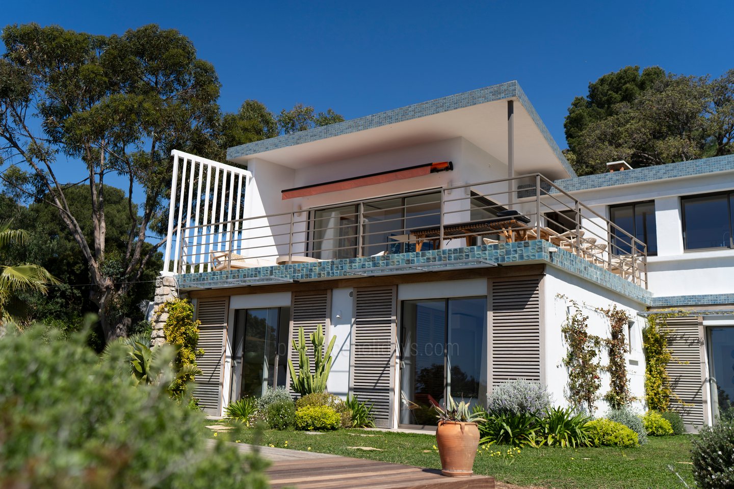 30 - Villa Alice: Villa: Exterior