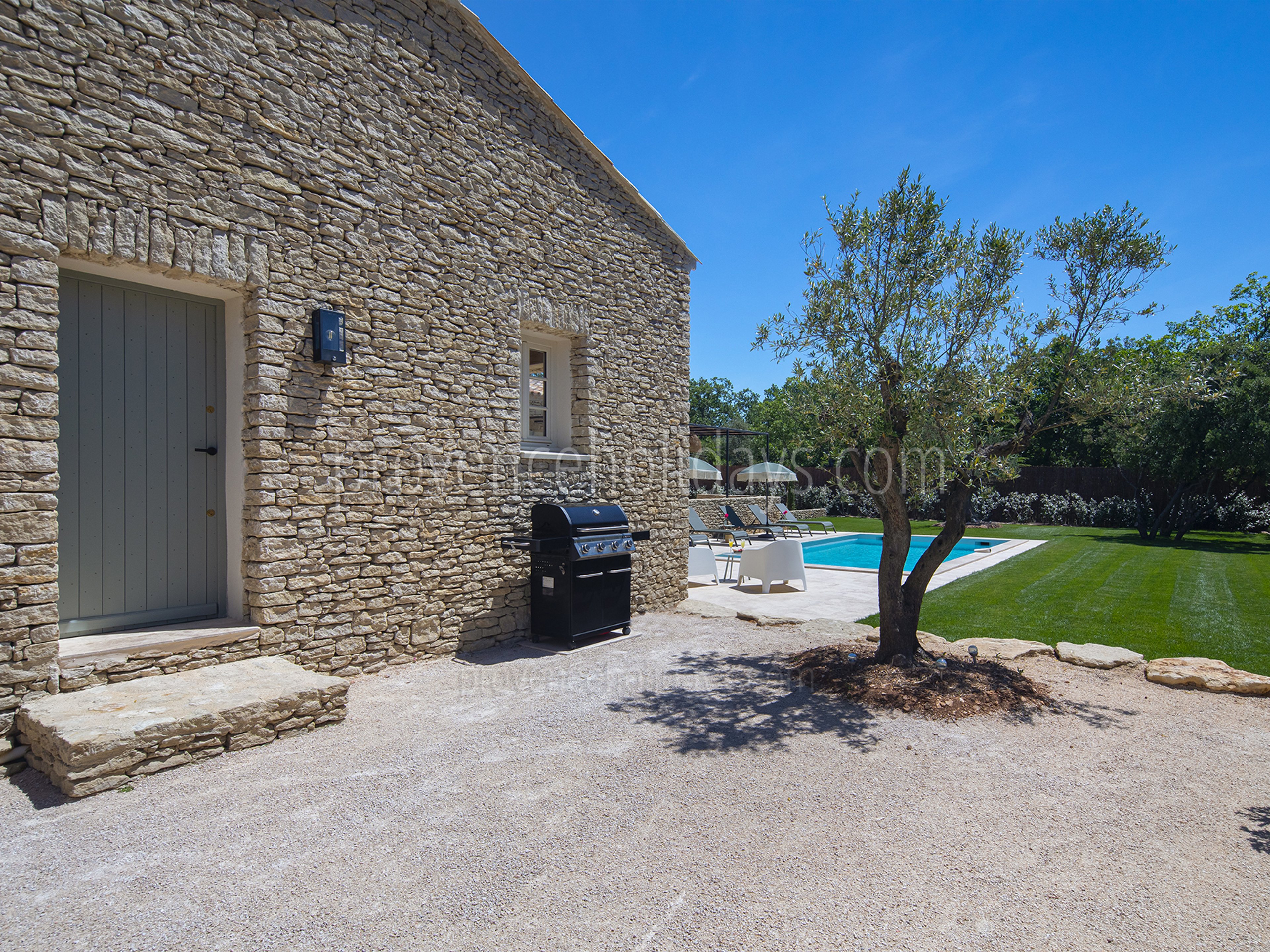 23 - Mas de Fontblanche: Villa: Exterior