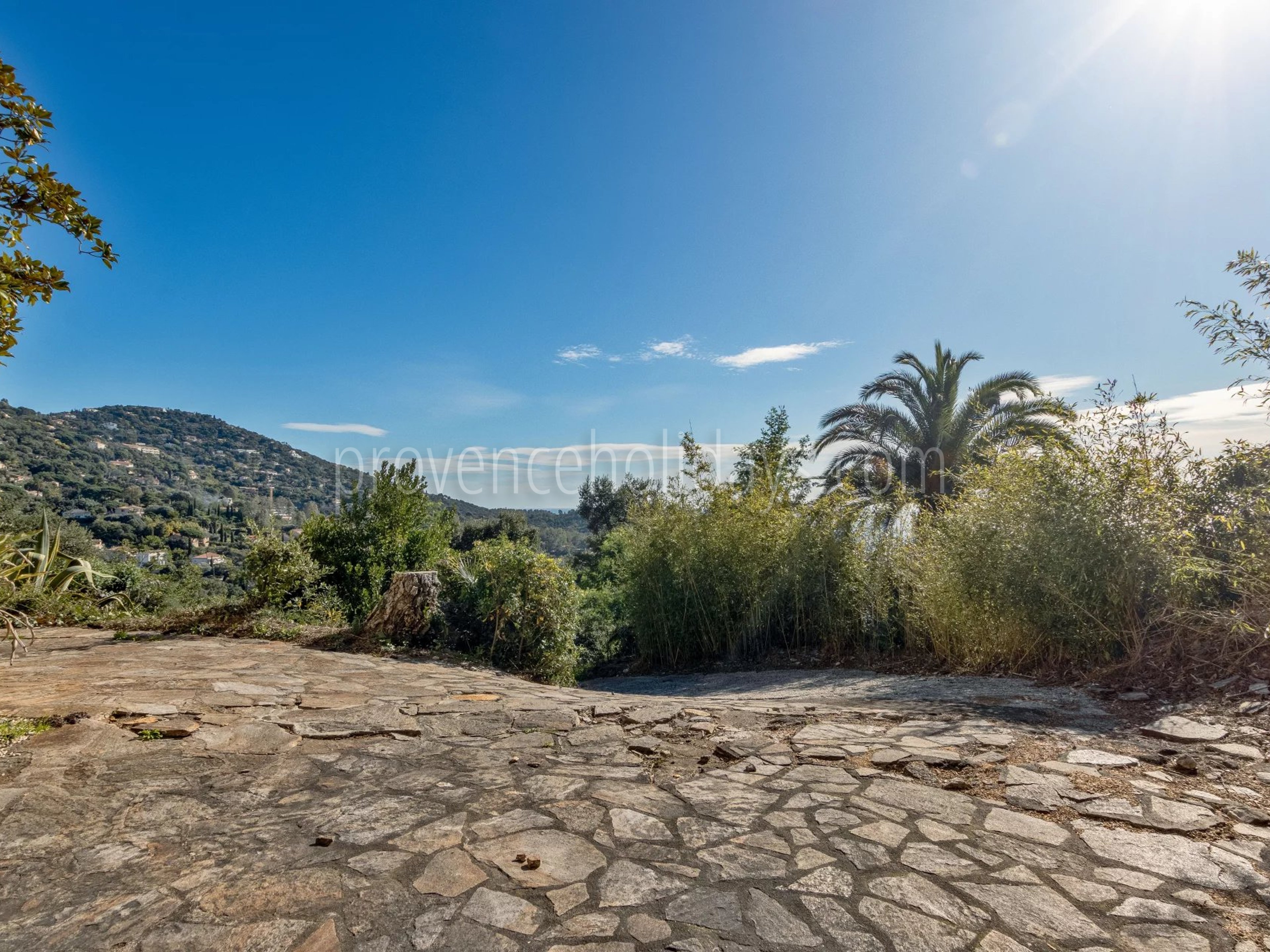 23 - Te renoveren villa in Rayol-Canadel-sur-Mer: Villa: Exterior