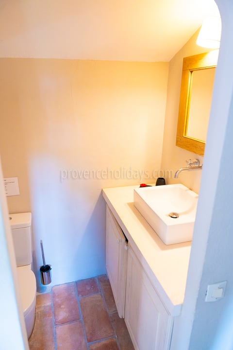 25 - Le Cottage: Villa: Bathroom