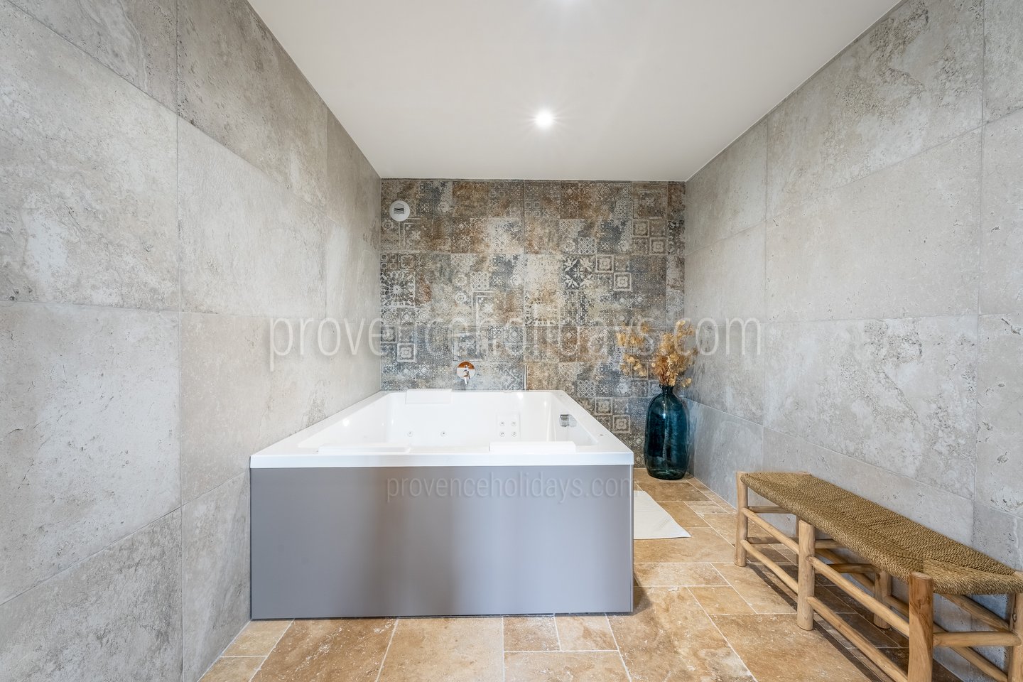 62 - Villa des Estrets: Villa: Bathroom