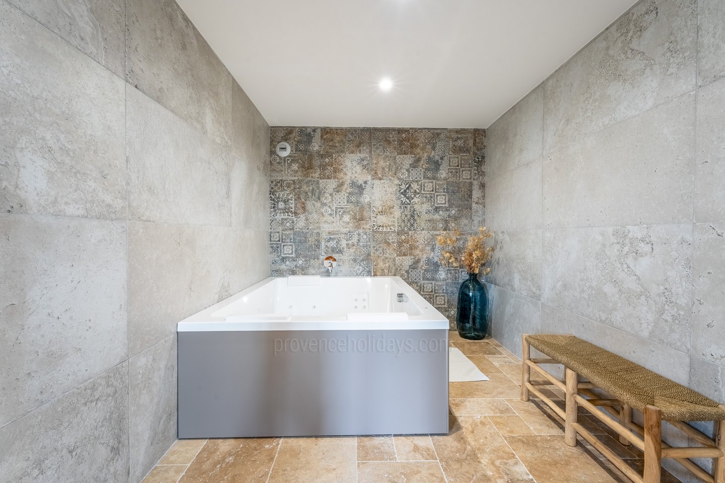 62 - Villa des Estrets: Villa: Bathroom