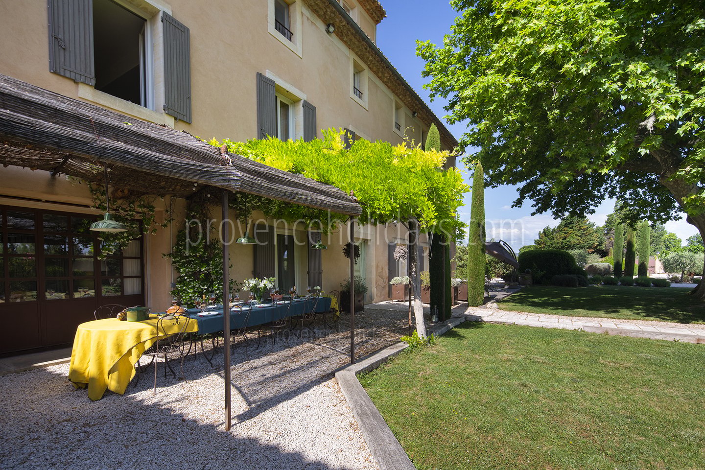 33 - Bastide du Vieux Platane: Villa: Exterior