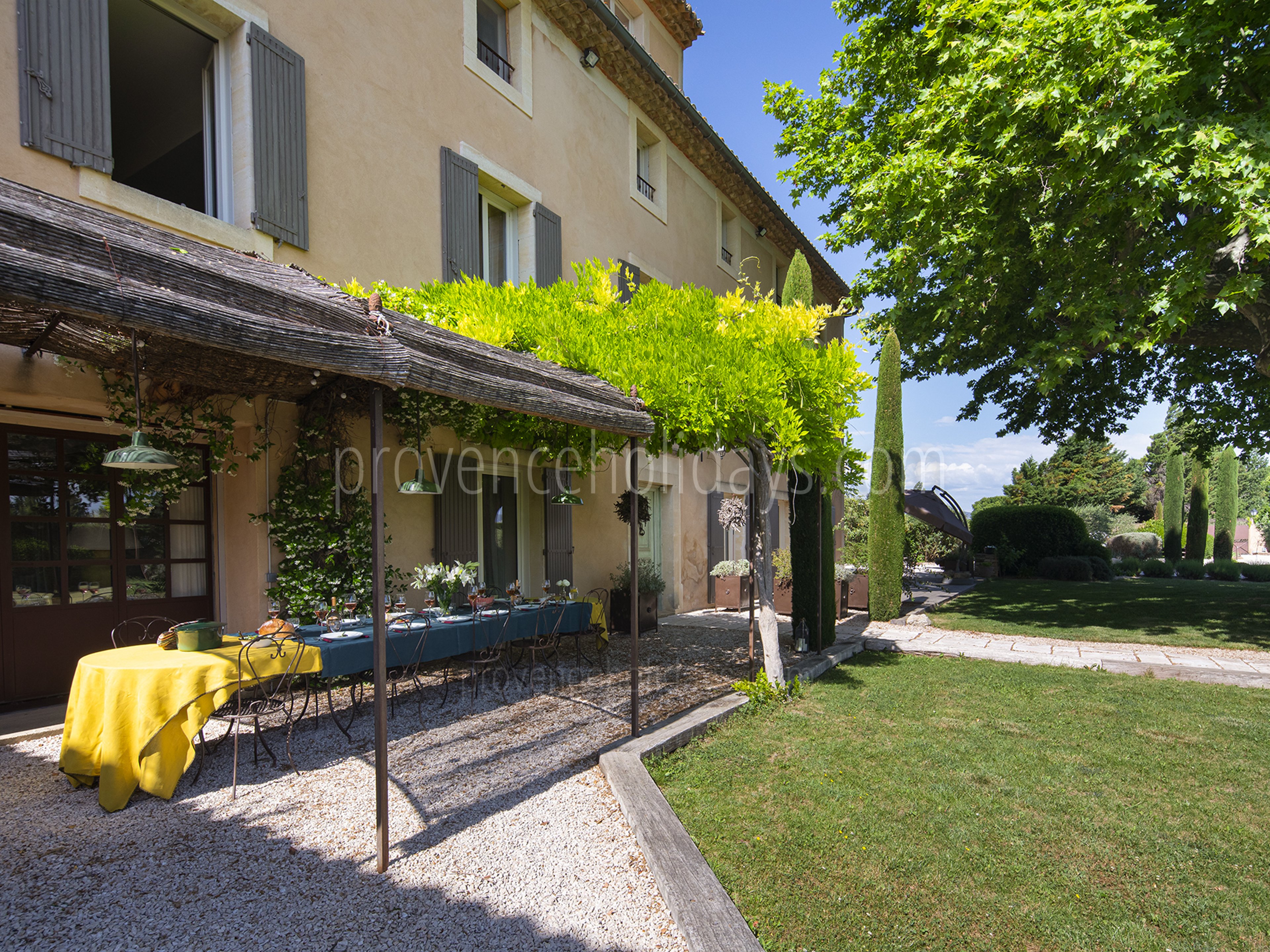 33 - Bastide du Vieux Platane: Villa: Exterior