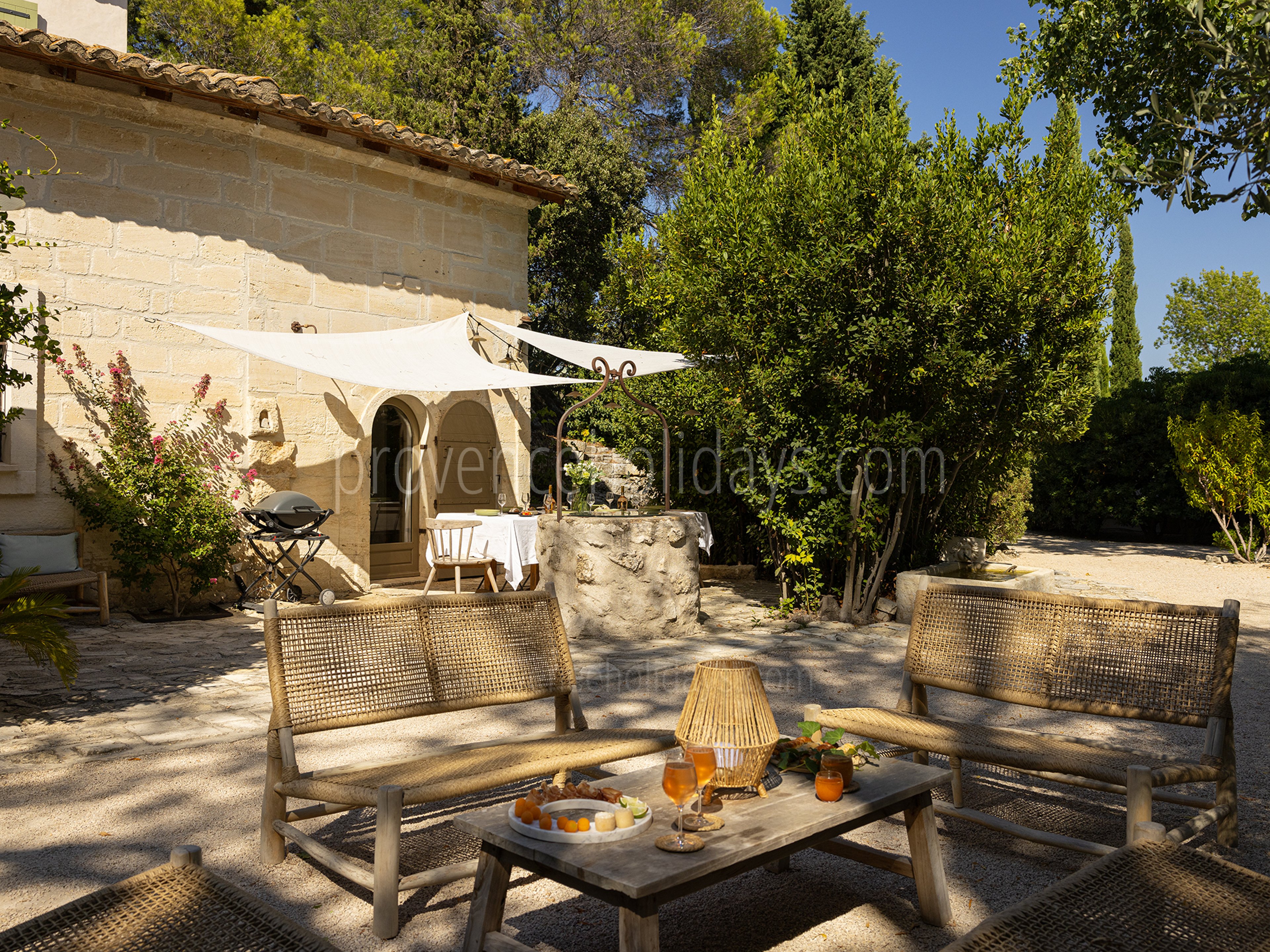 39 - Mas du Rosier: Villa: Exterior