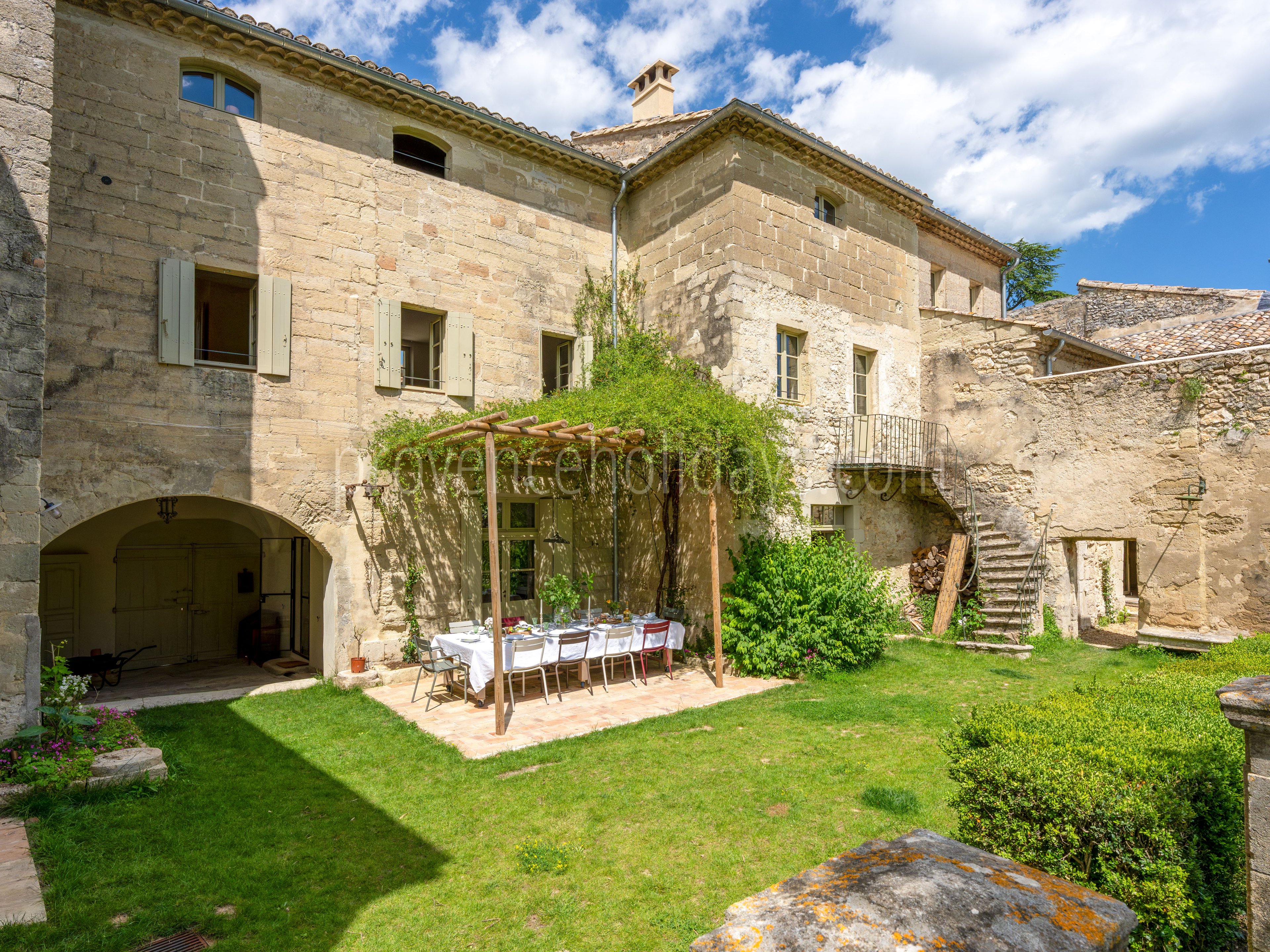 28 - Les Vieilles Pierres: Villa: Exterior