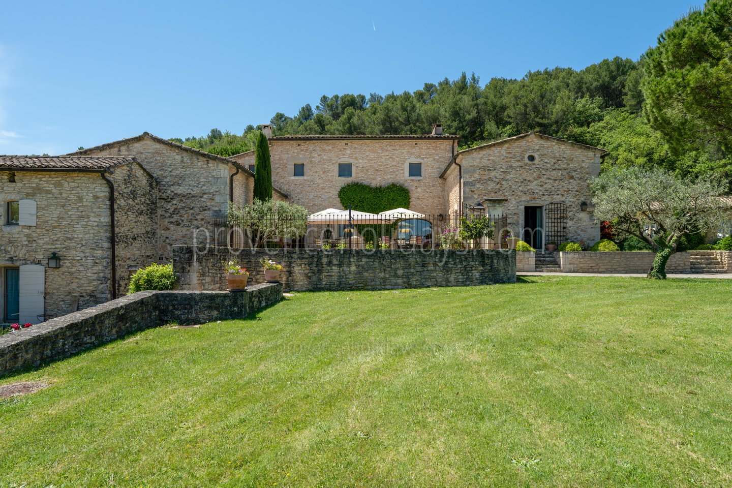 21 - Le Mas de Goult (24): Villa: Exterior