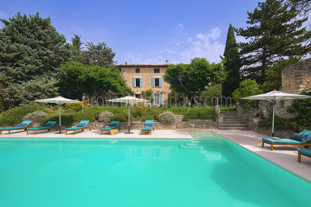 Villa avec piscine à débordement proche du mont Ventoux