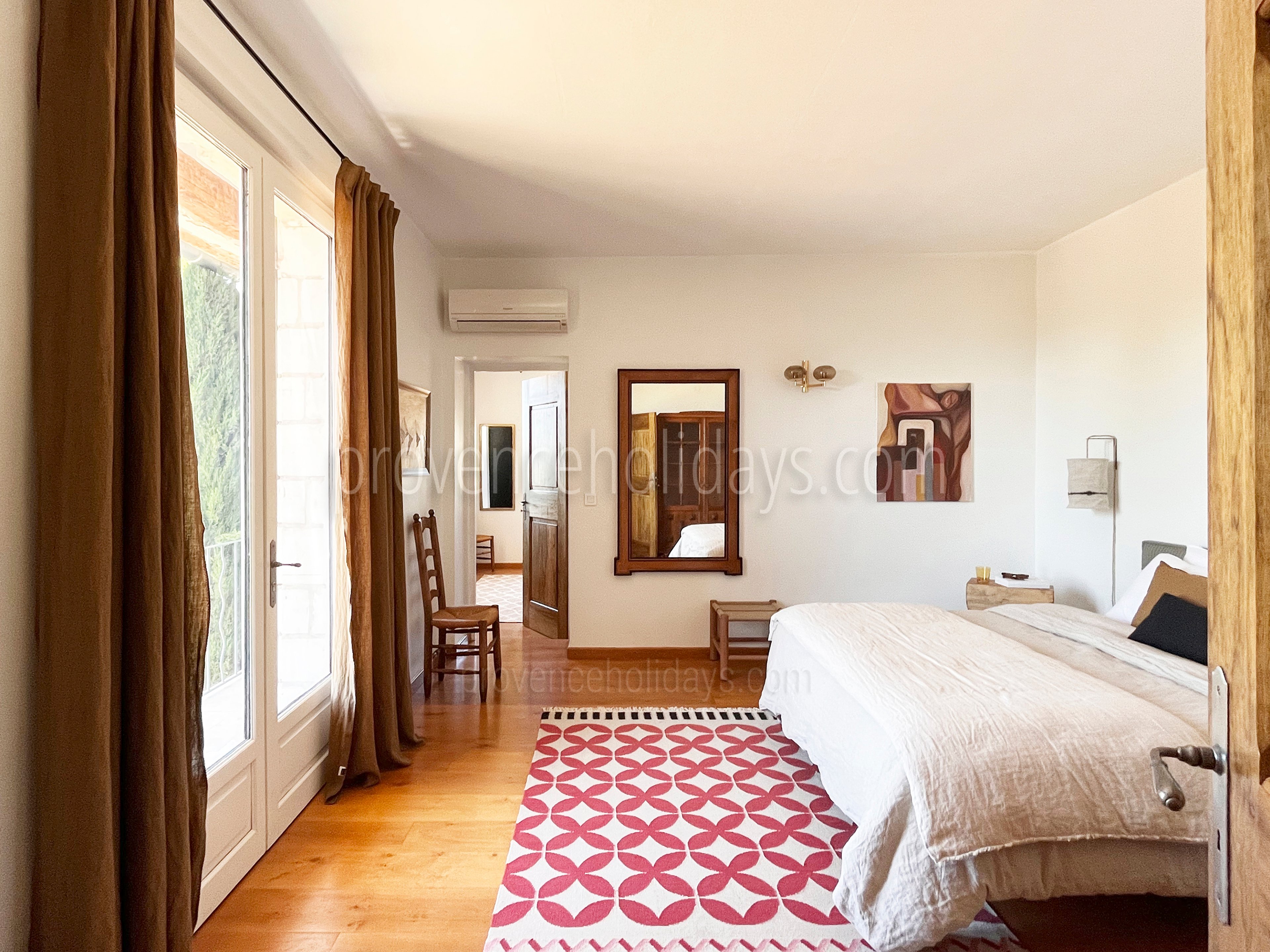 17 - Villa Kermès: Villa: Bedroom