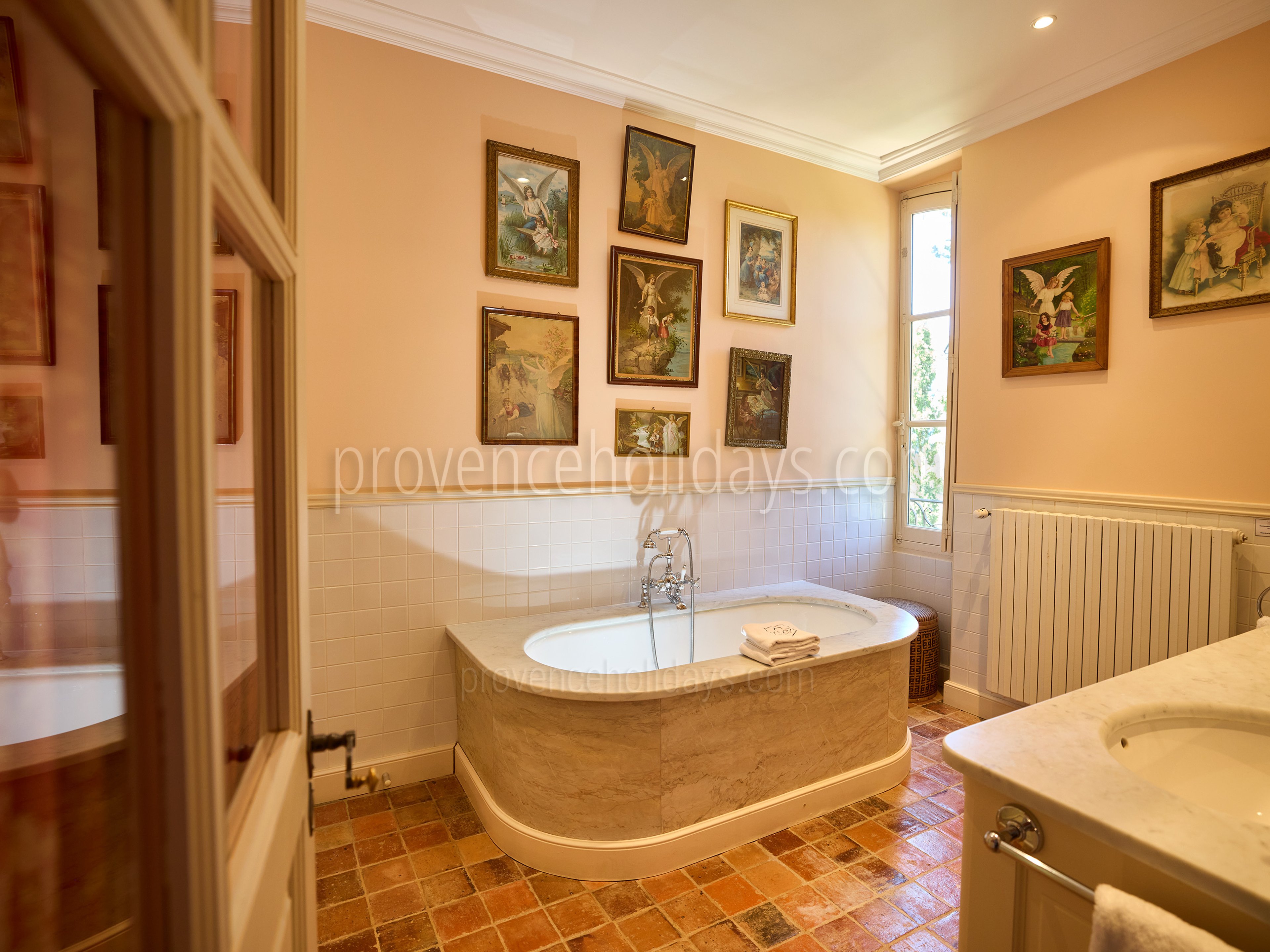 28 - Le Château: Villa: Bathroom 5