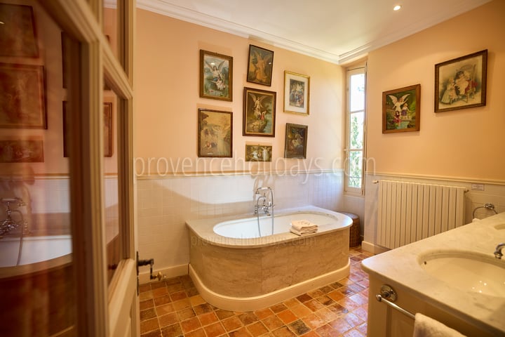 28 - Le Château: Villa: Bathroom 5