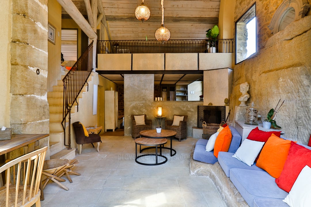 11 - Mas de Beaumes: Villa: Interior