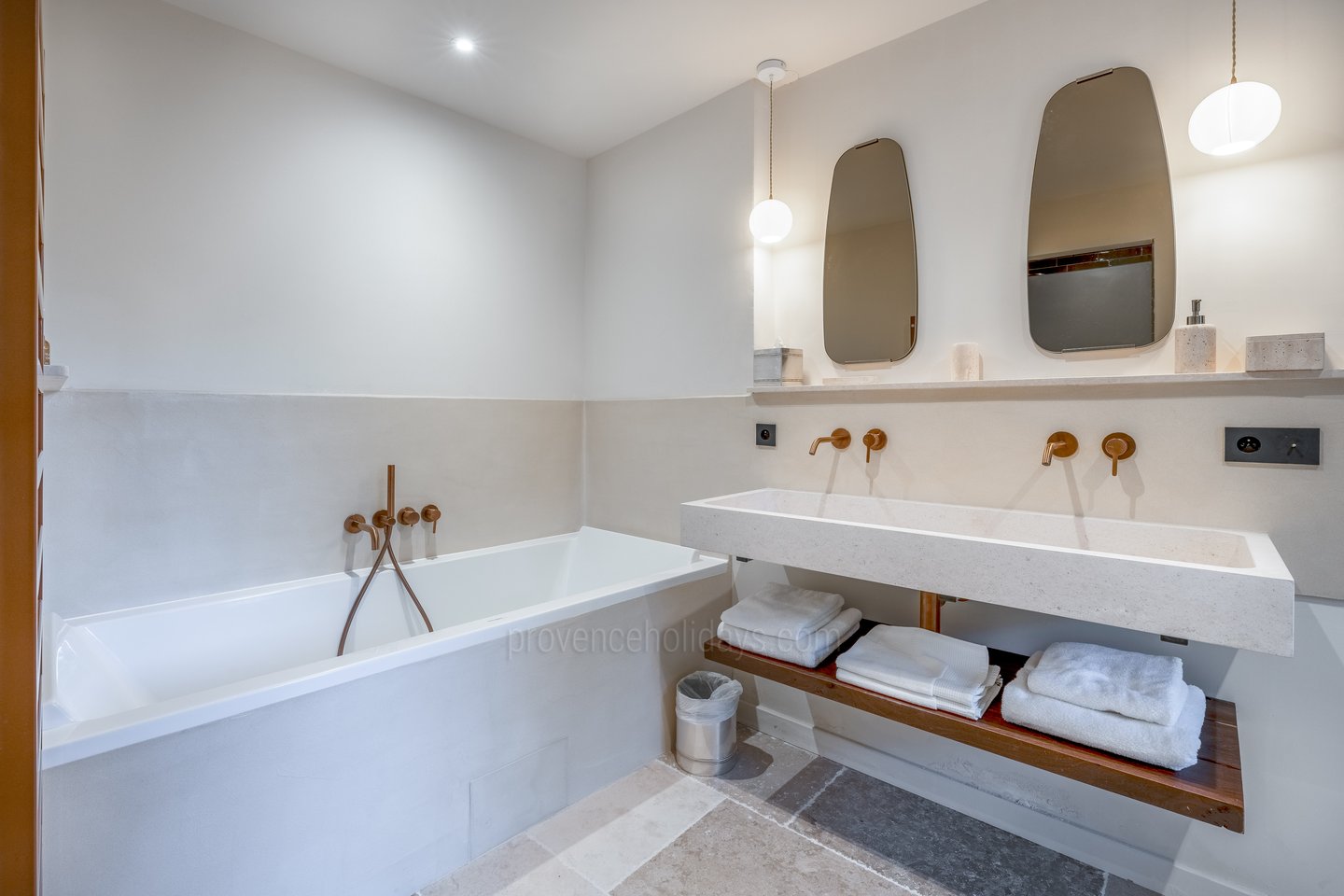 29 - Mas du Verger: Villa: Bathroom