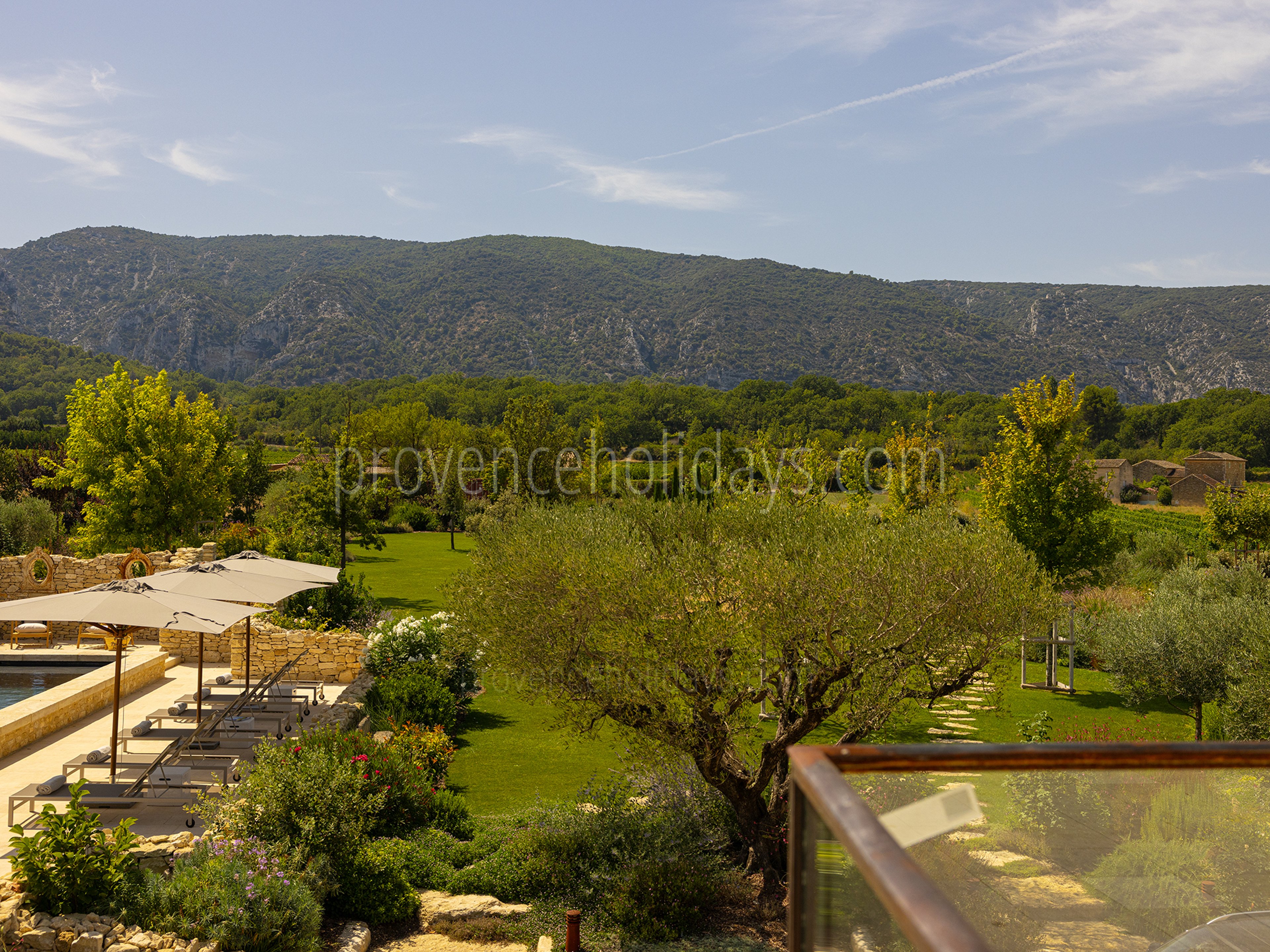 44 - Grand Mas d\'Oppède: Villa: Exterior