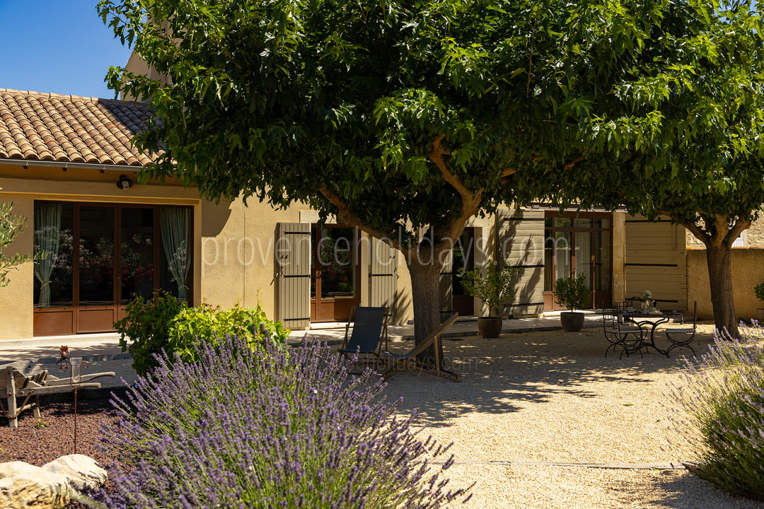 48 - Mas des deux Mûriers: Villa: Exterior