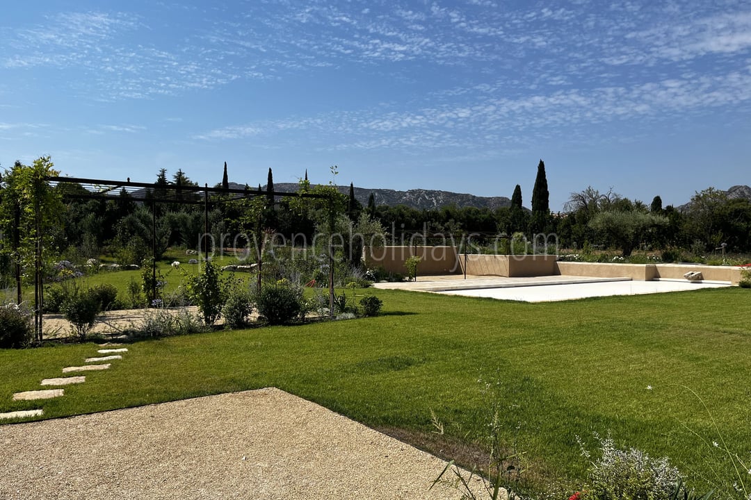 7 - Provençal mas in Eygalières: Villa: Exterior