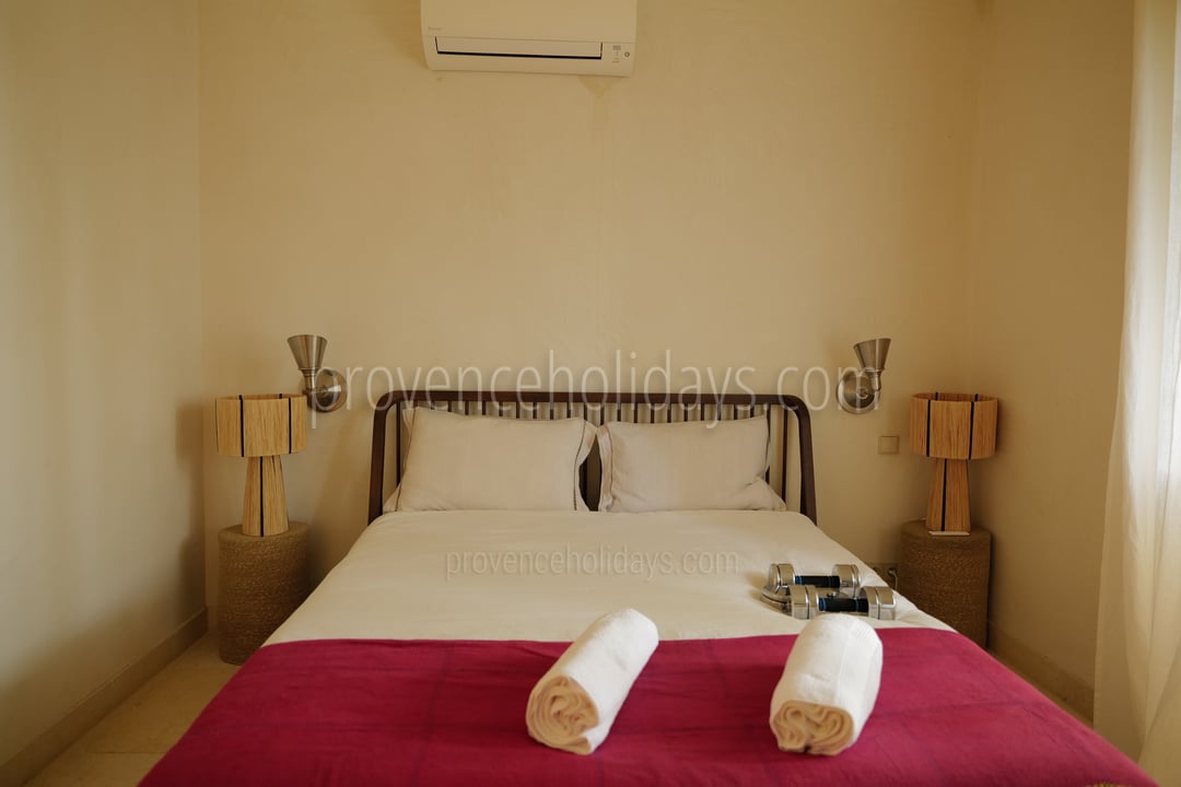 8 - Villa les Pins: Villa: Bedroom