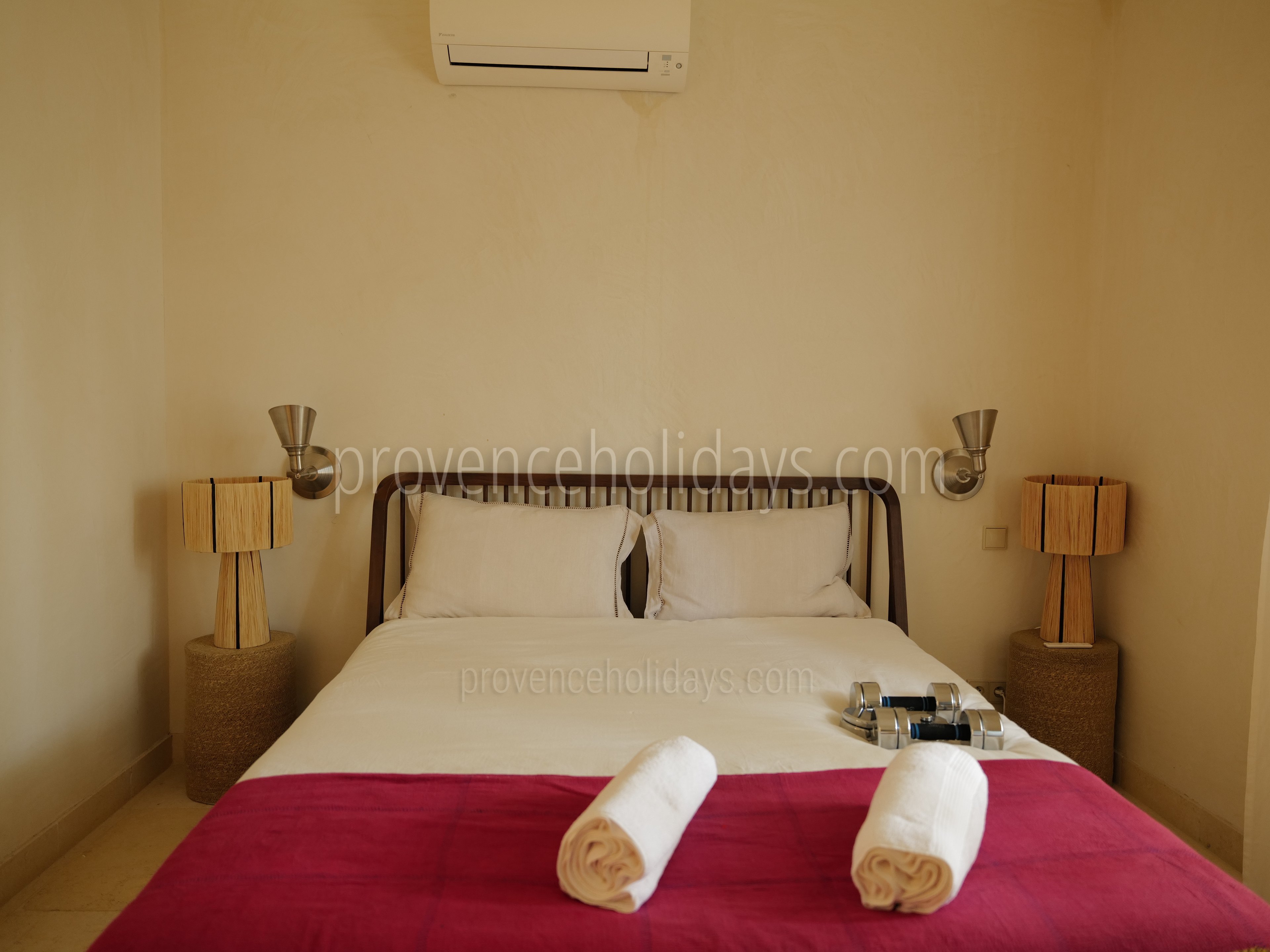 8 - Villa les Pins: Villa: Bedroom