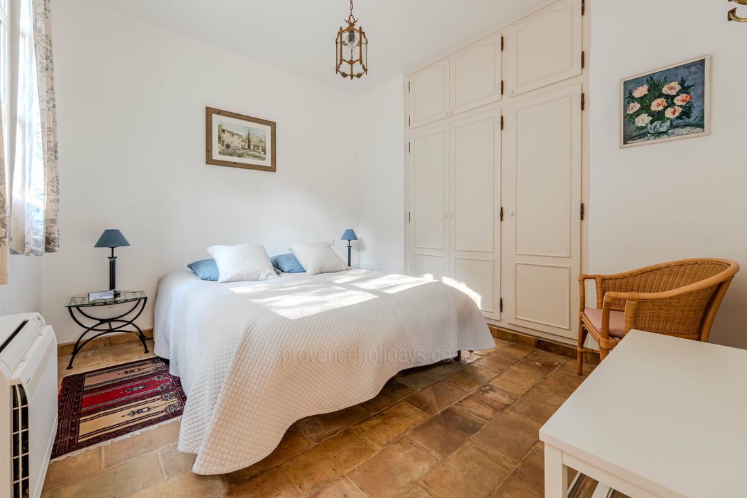 4 - Bastide des Cyprès: Villa: Bedroom