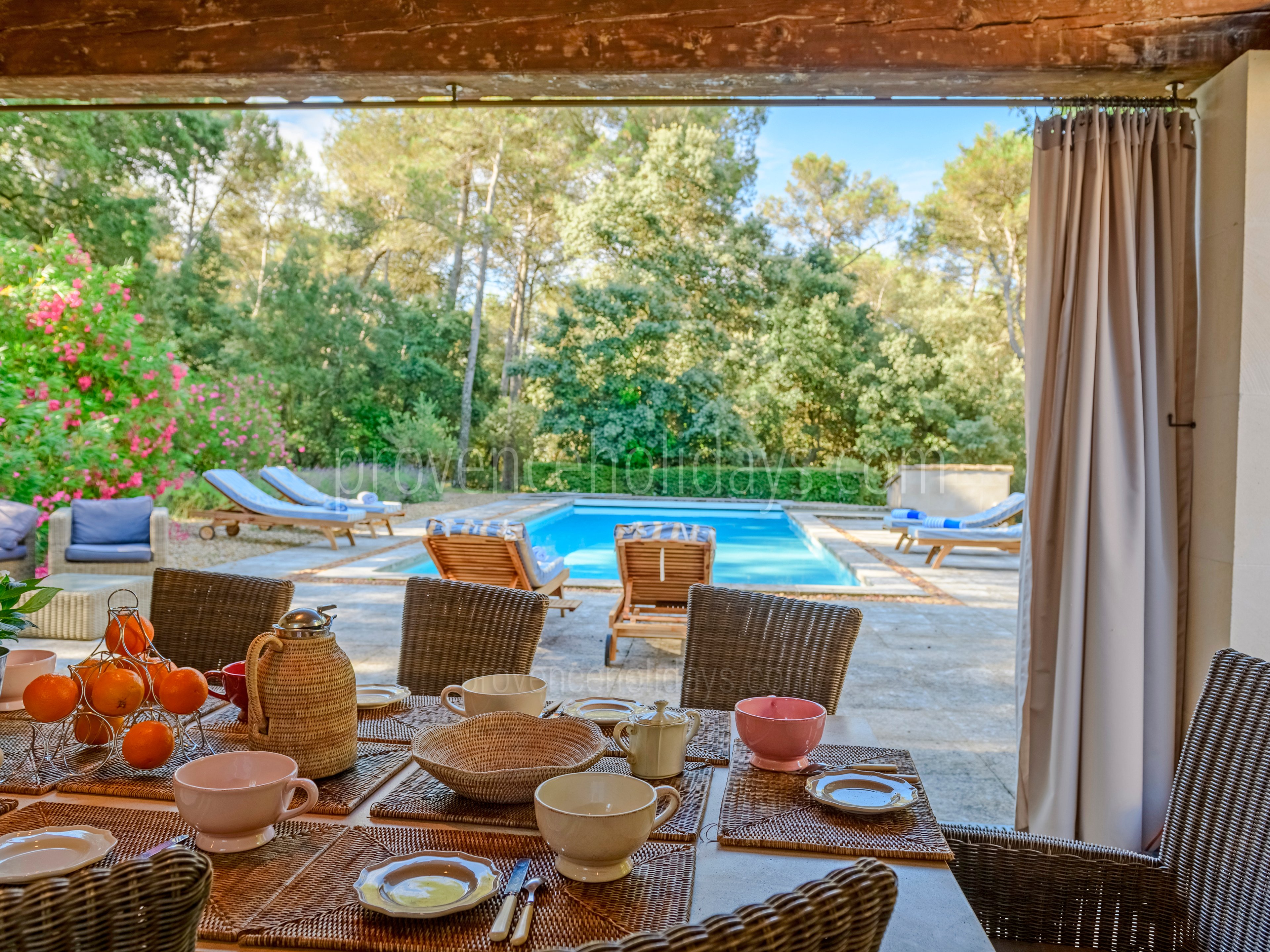 12 - Le Mas des Roses: Villa: Exterior