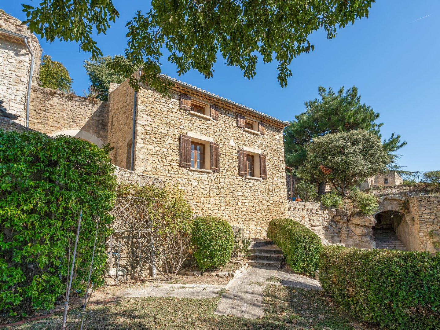 40 - Château de la Roque: Villa: Exterior