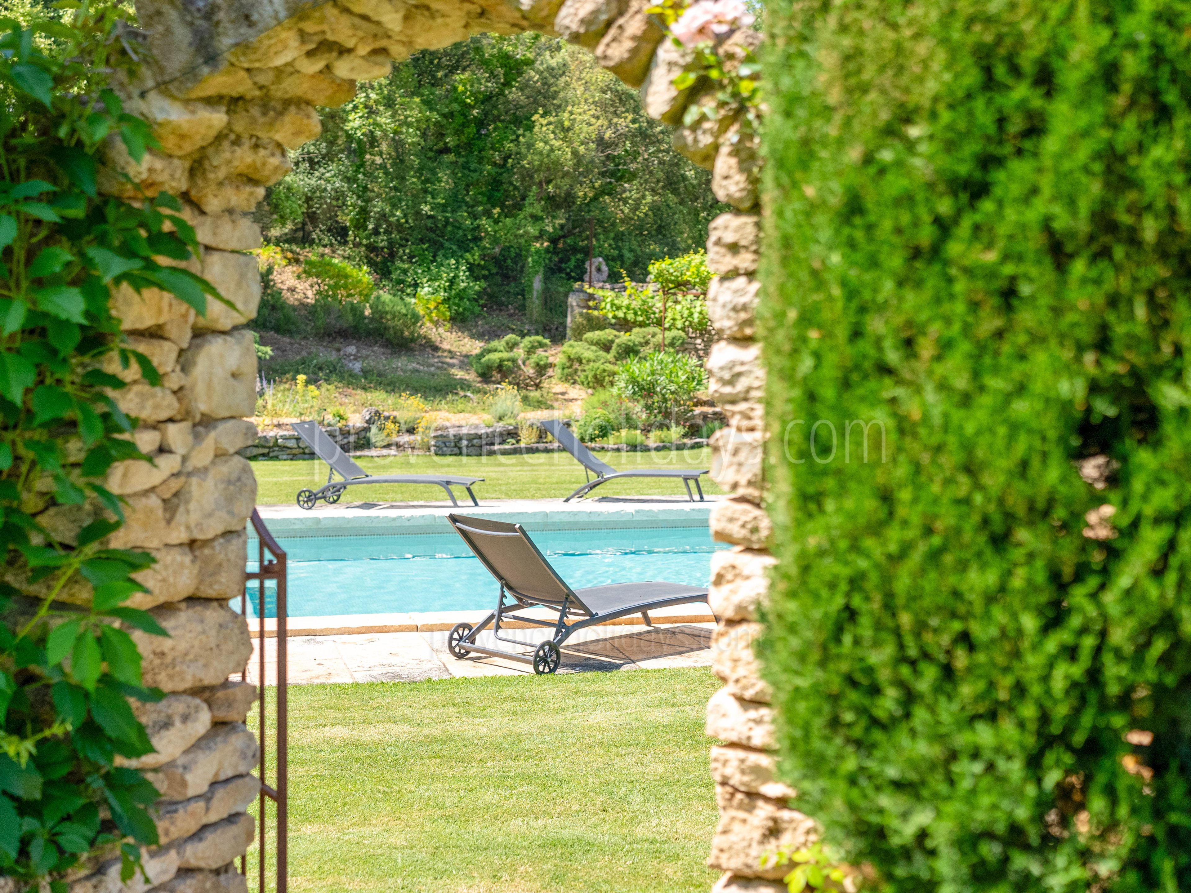 64 - Le Mas de Bonnieux: Villa: Exterior