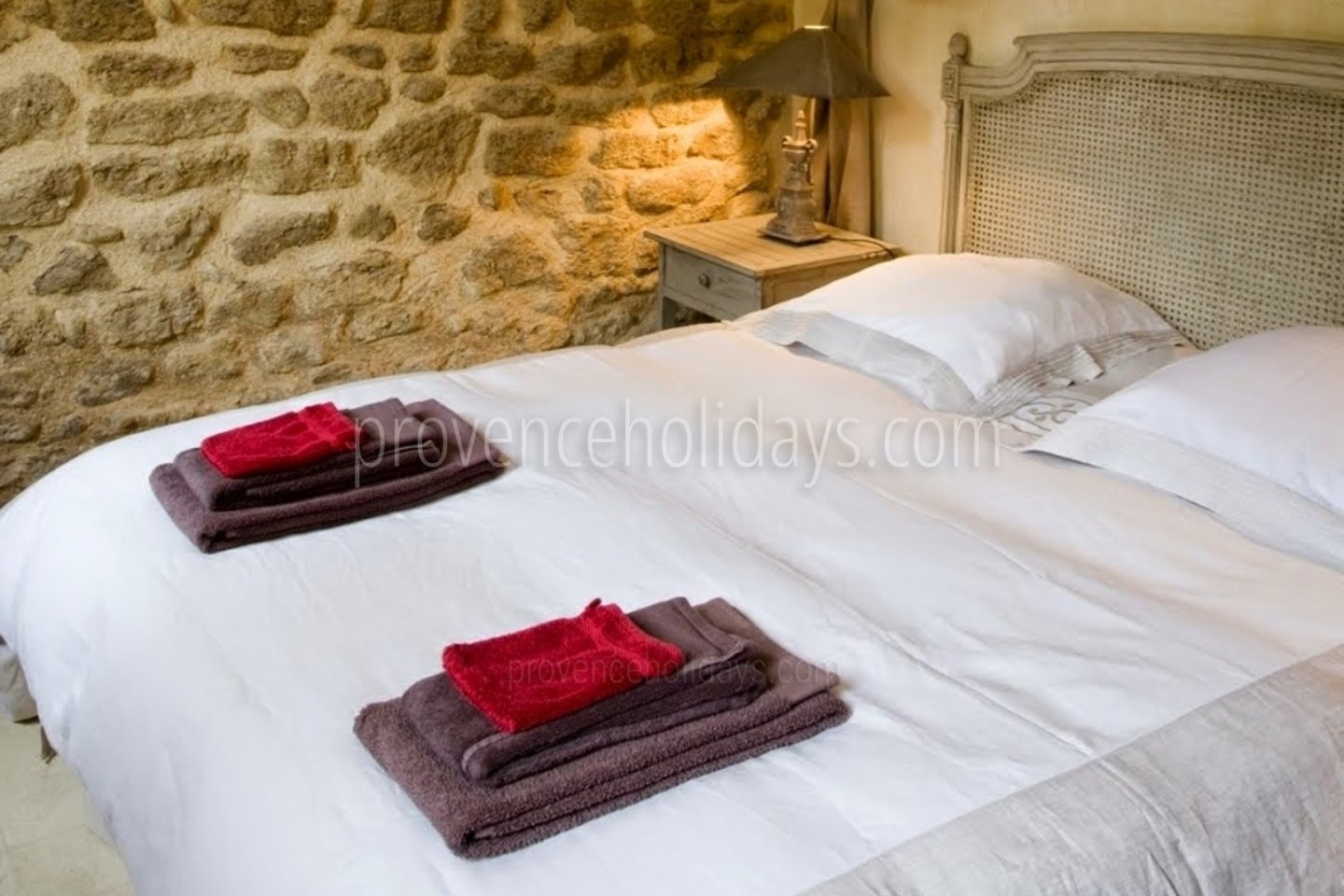 54 - Mas de Beaumes: Villa: Bedroom